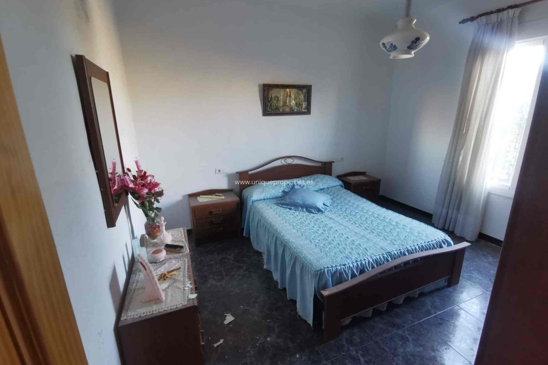 Resale - Cave House -
Caniles