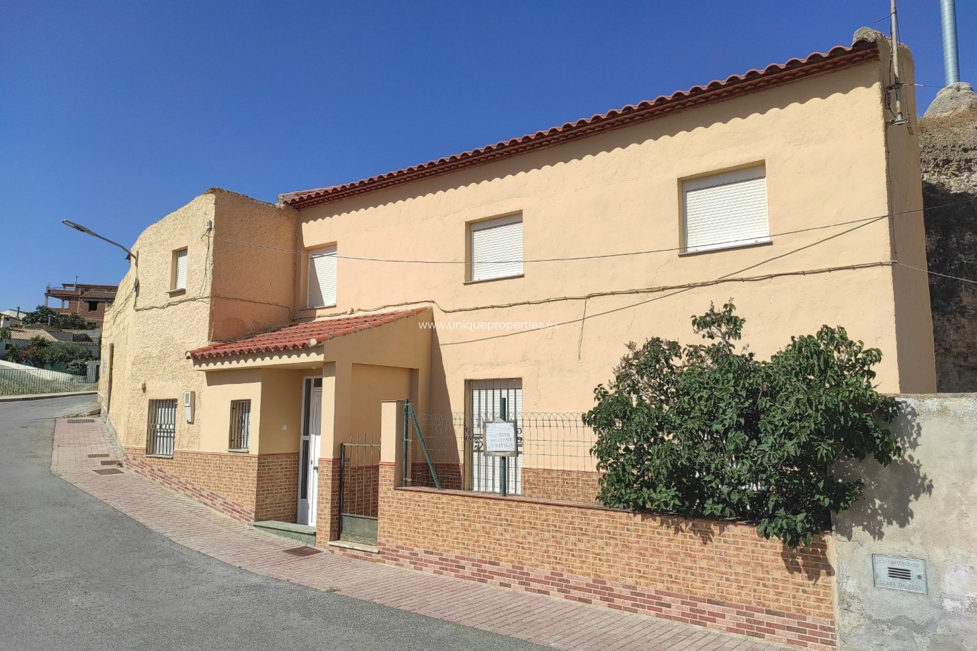 Resale - Cave House -
Caniles