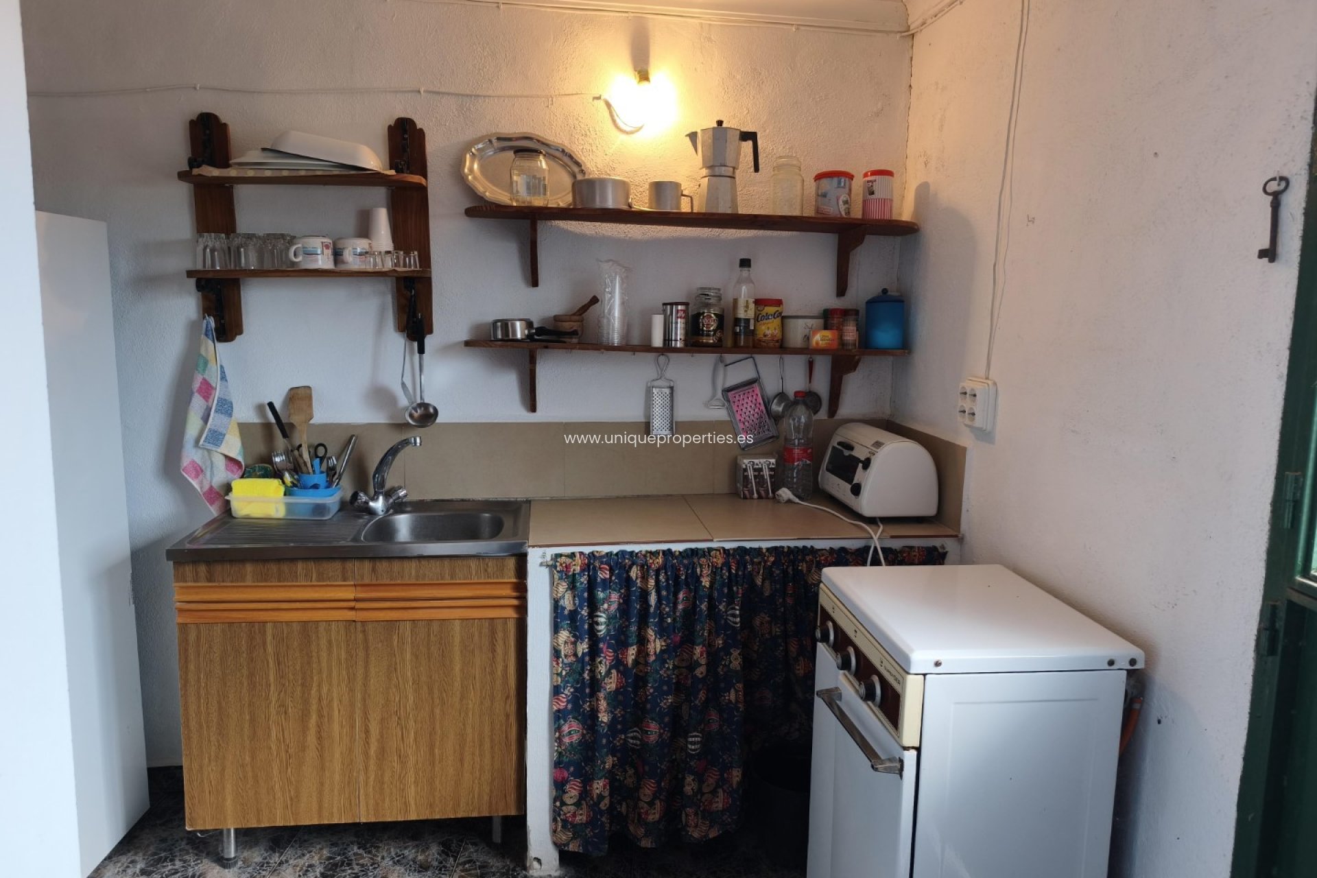 Resale - Cave House -
Castril