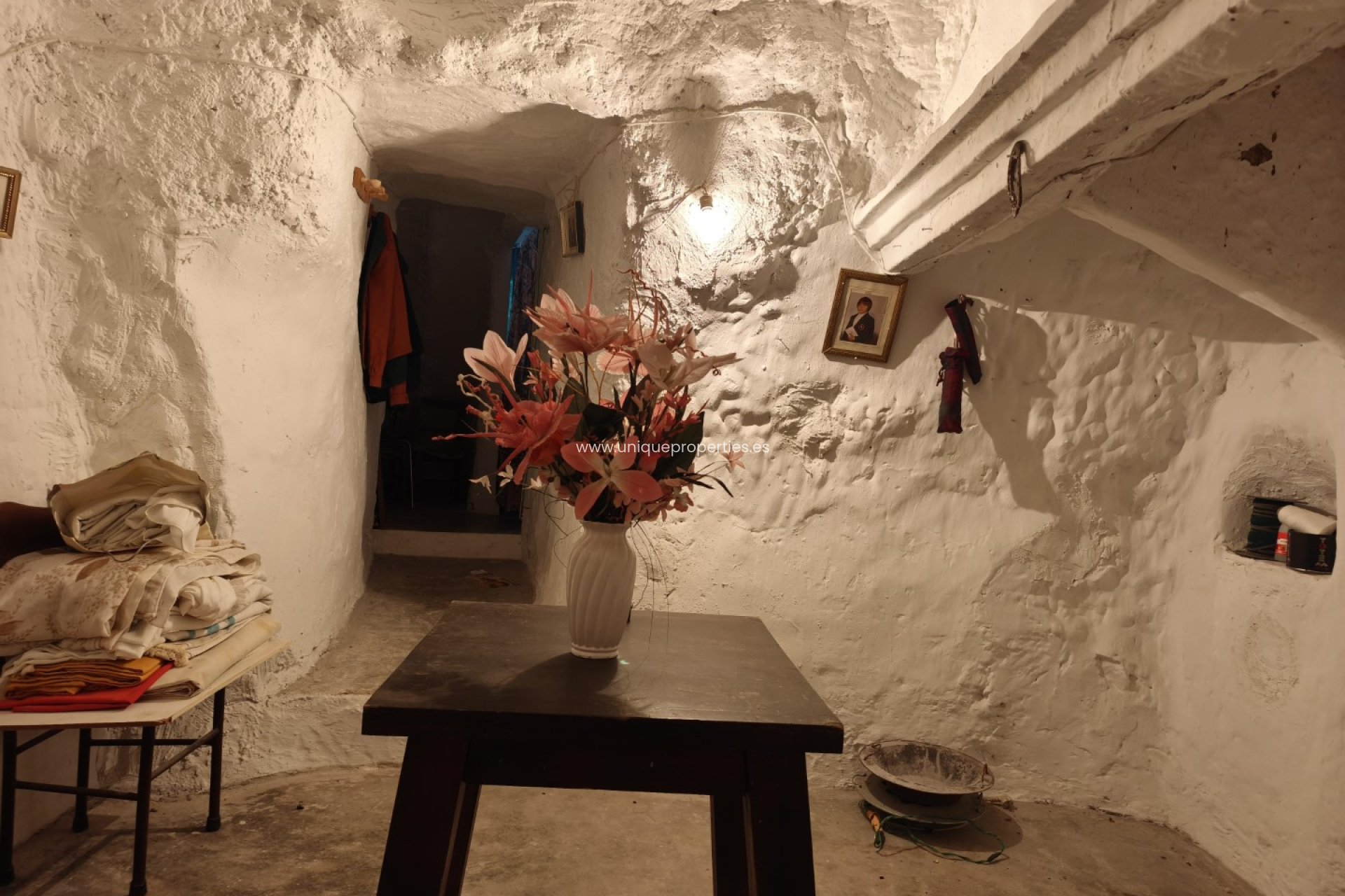 Resale - Cave House -
Castril