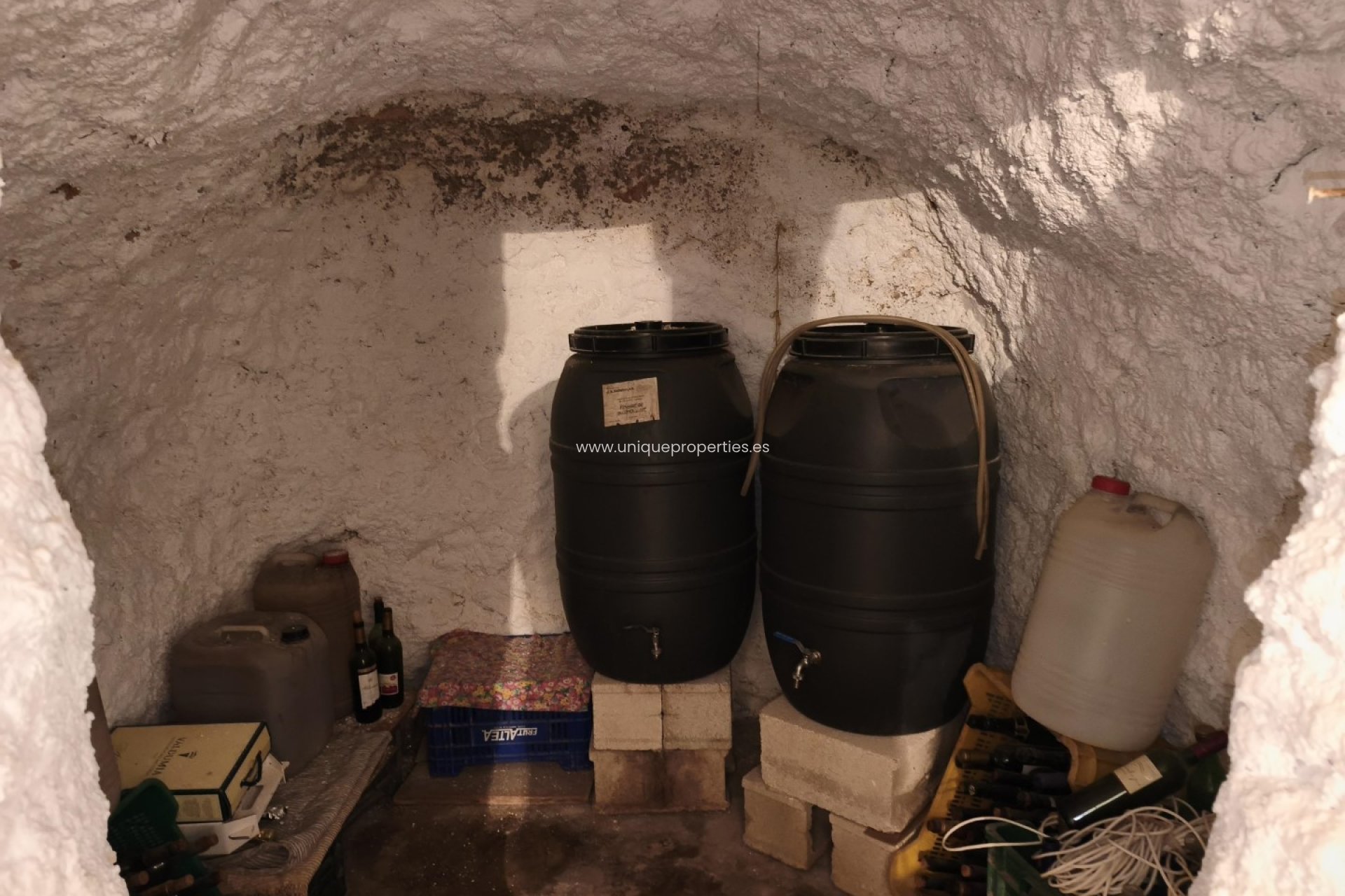 Resale - Cave House -
Castril