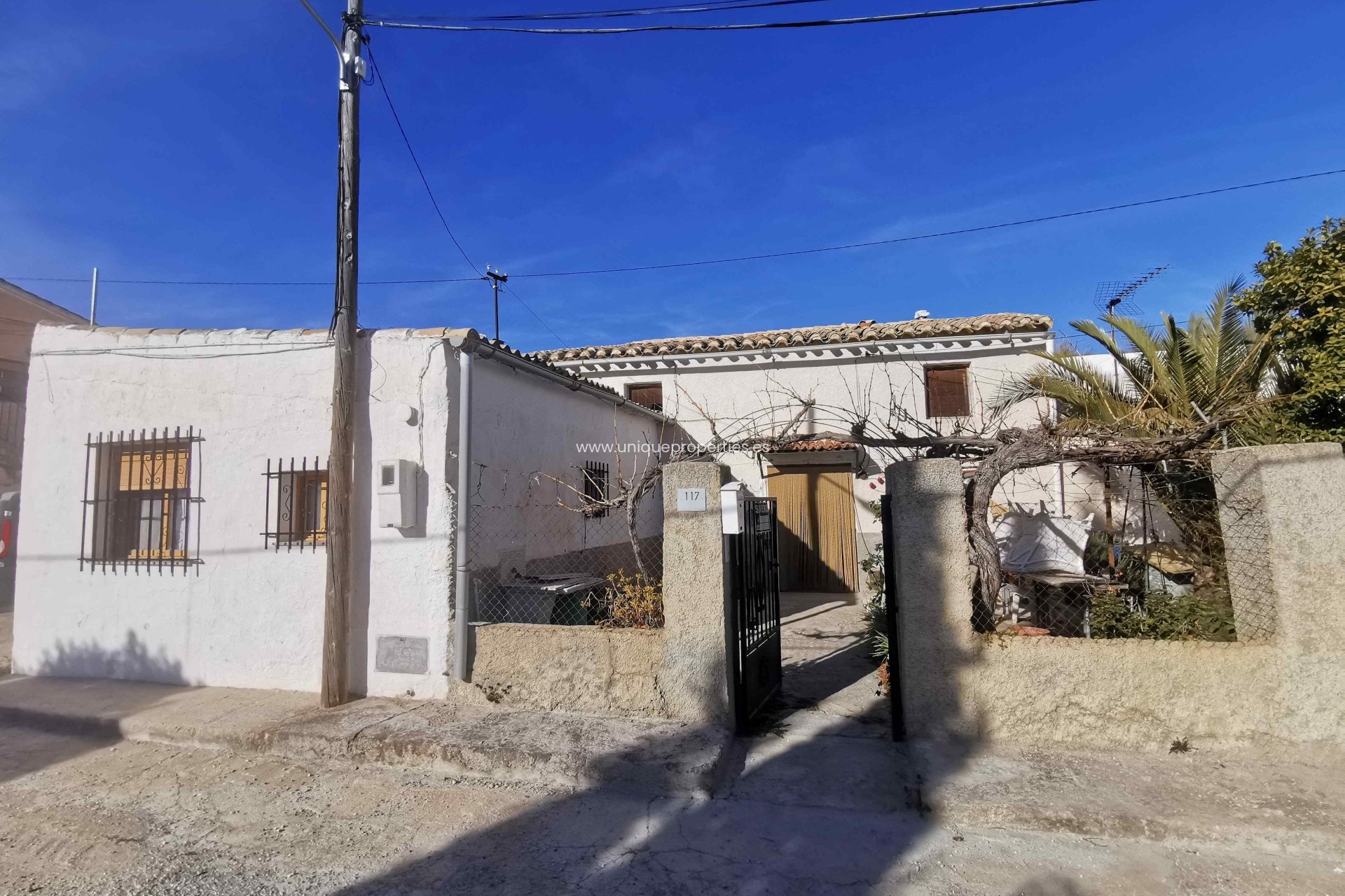 Resale - Cave House -
Cortes de Baza