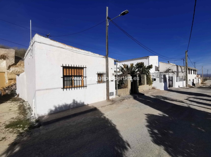 Resale - Cave House -
Cortes de Baza