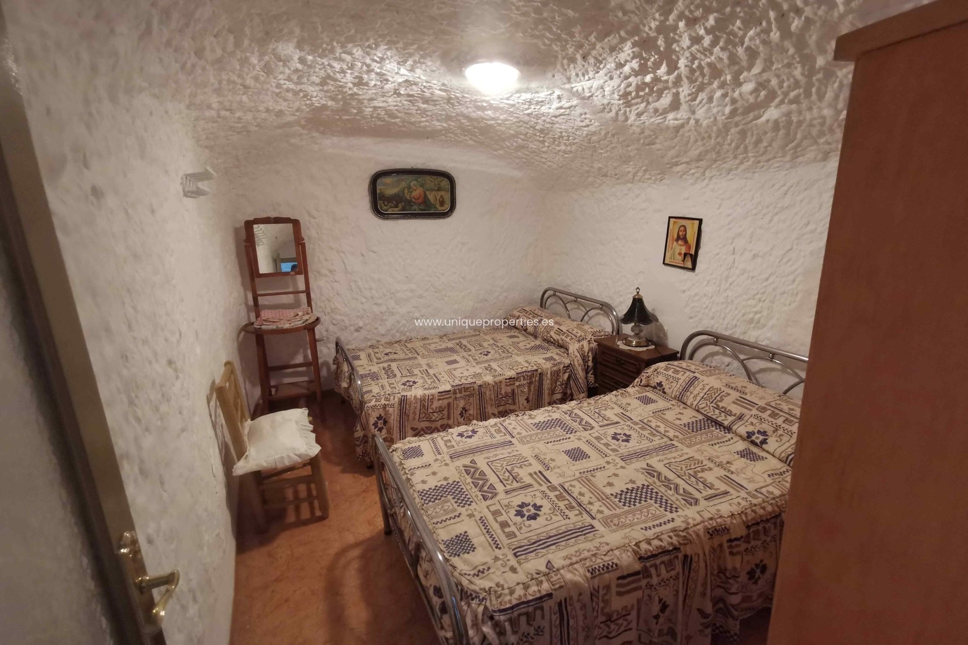 Resale - Cave House -
Cortes de Baza