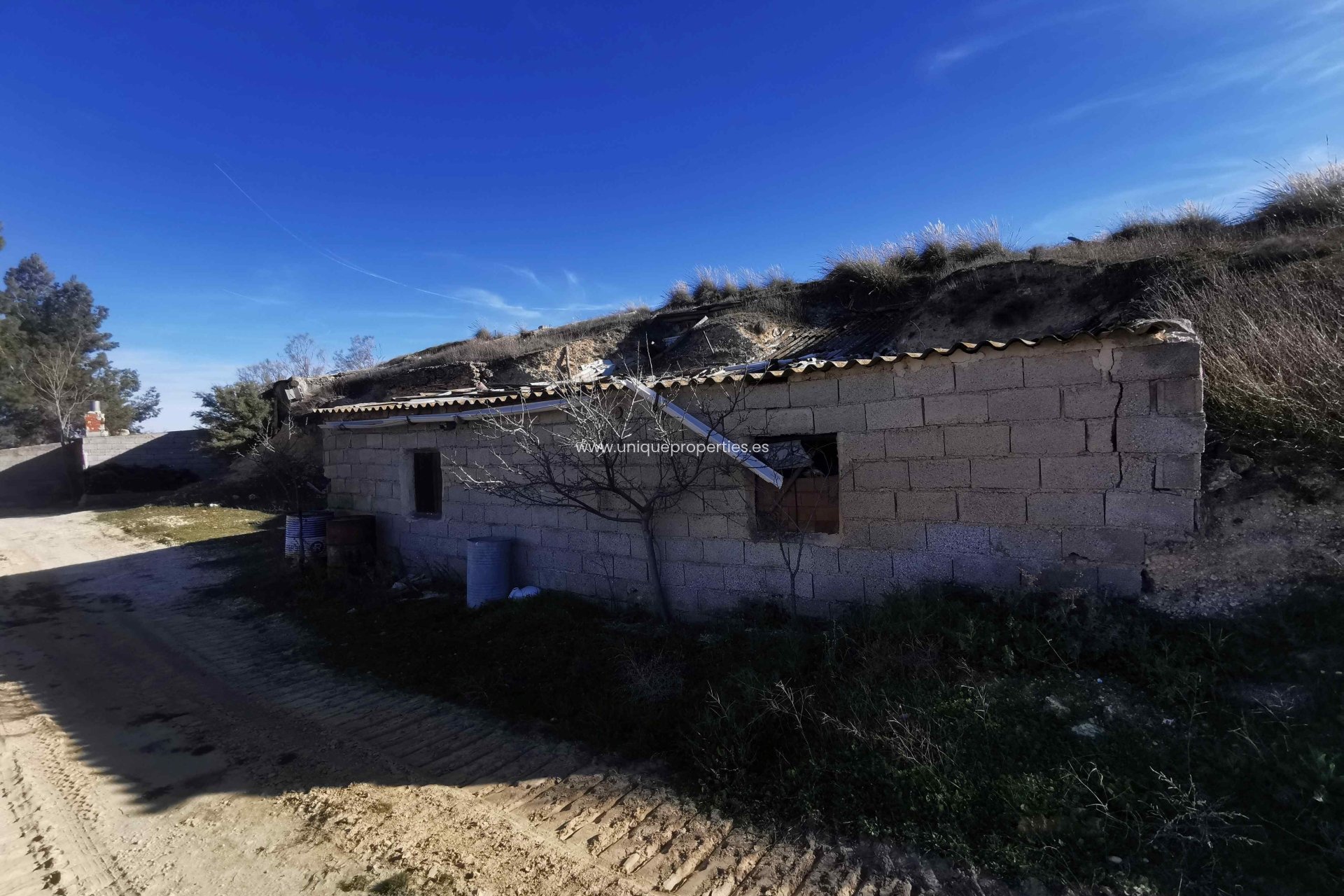 Resale - Cave House -
Cortes de Baza