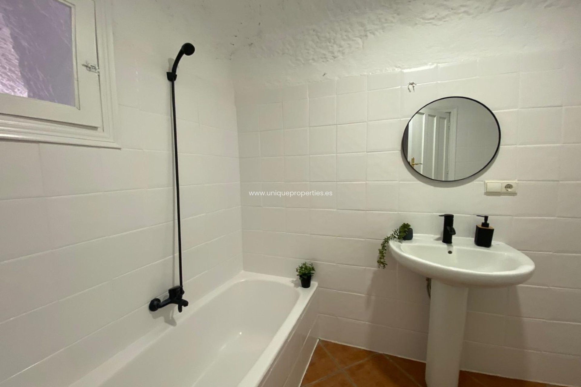 Resale - Cave House -
Cortes de Baza