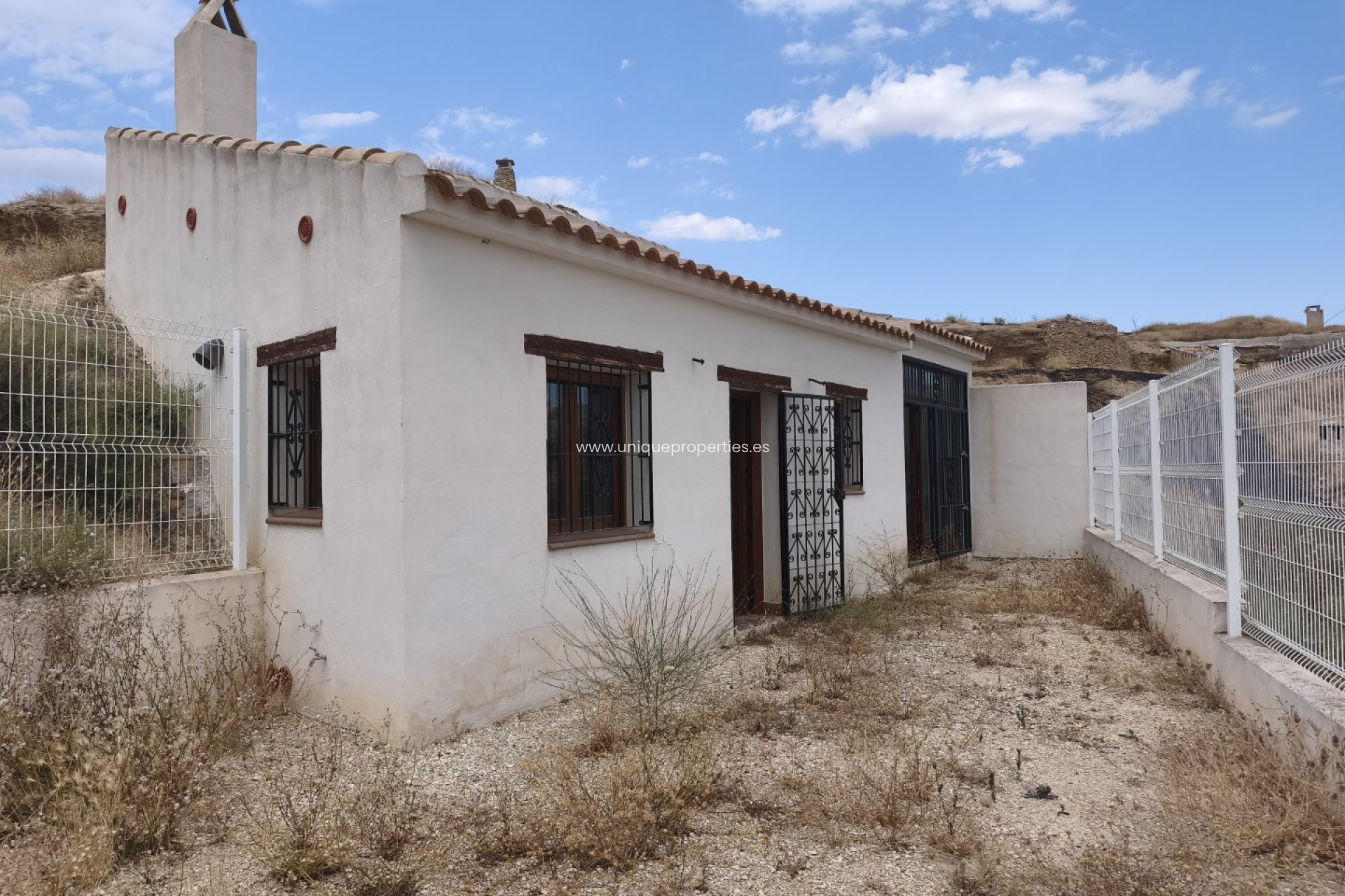 Resale - Cave House -
Huescar