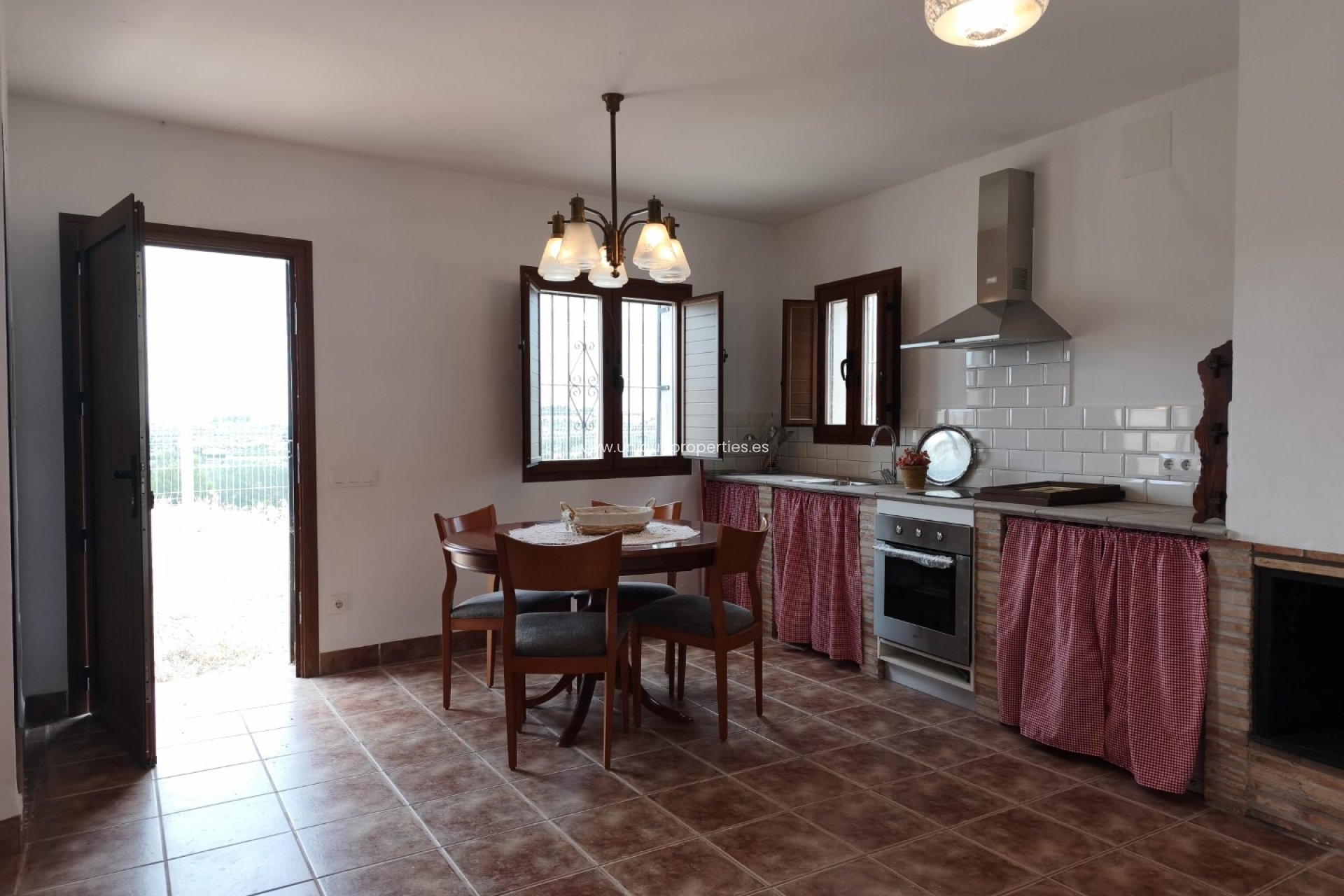 Resale - Cave House -
Huescar