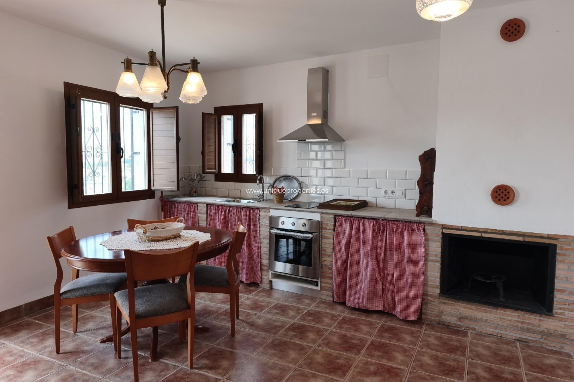 Resale - Cave House -
Huescar