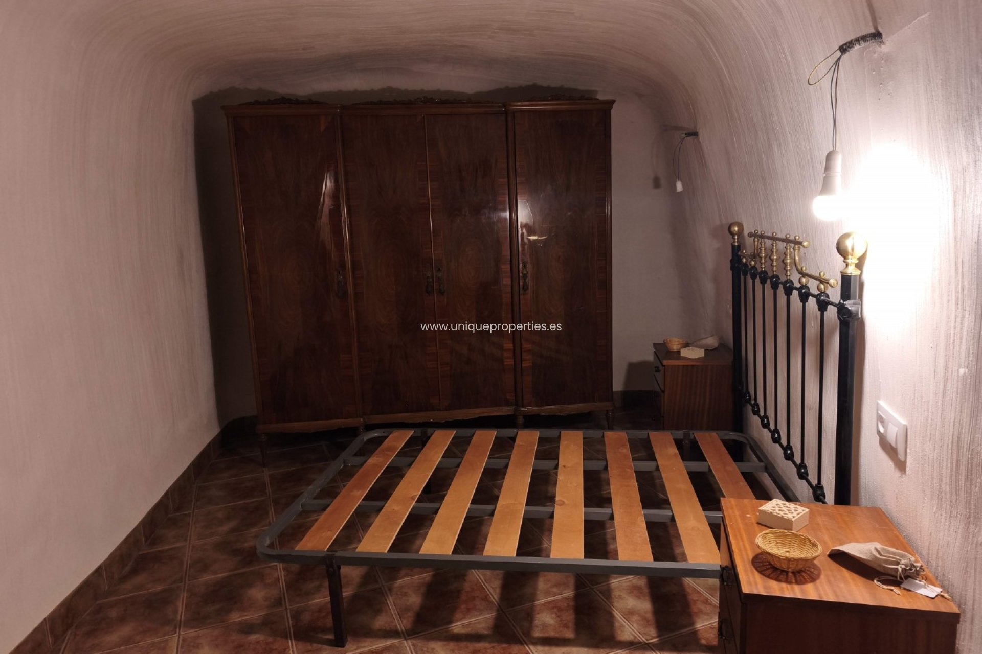 Resale - Cave House -
Huescar