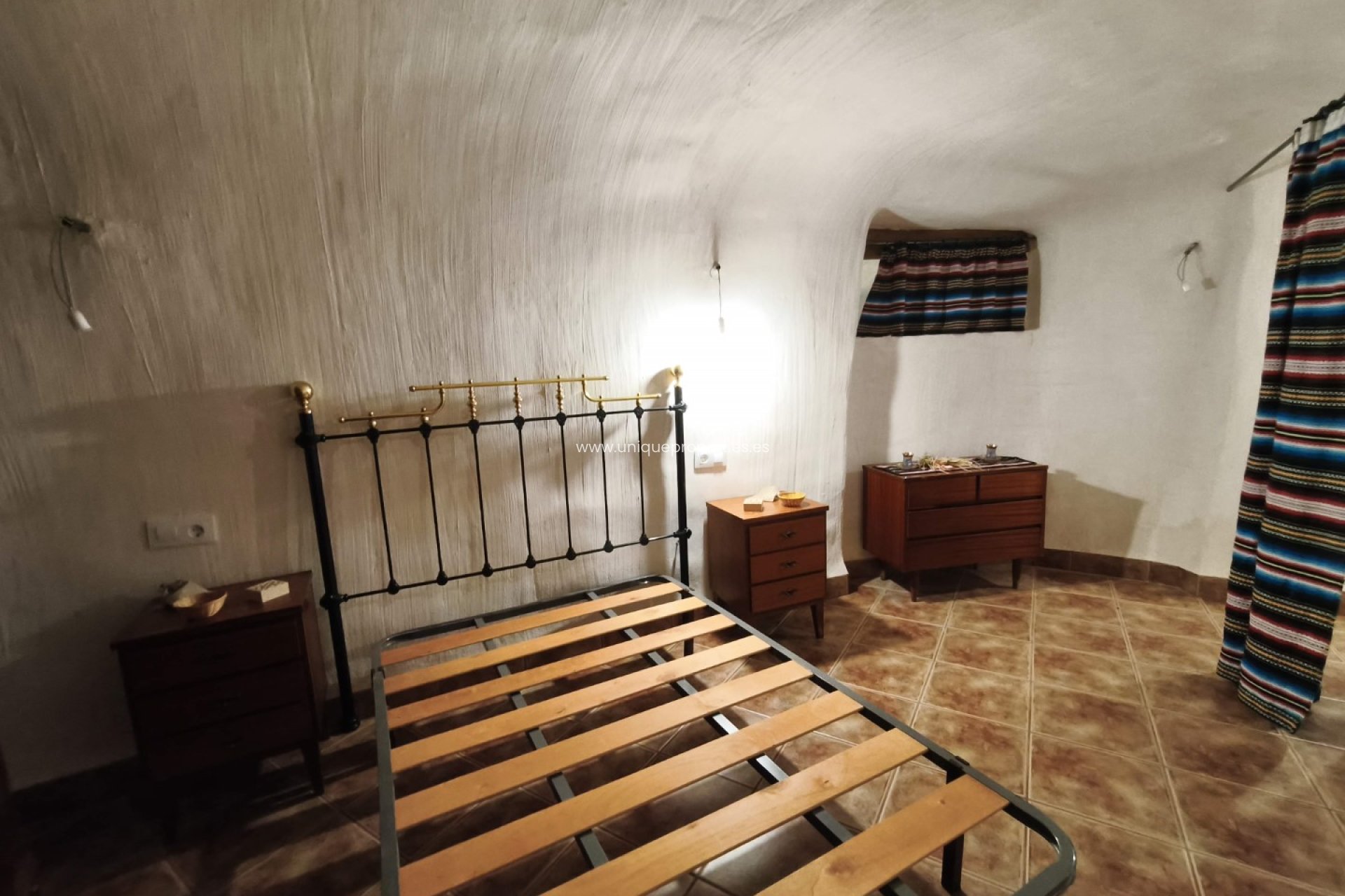 Resale - Cave House -
Huescar