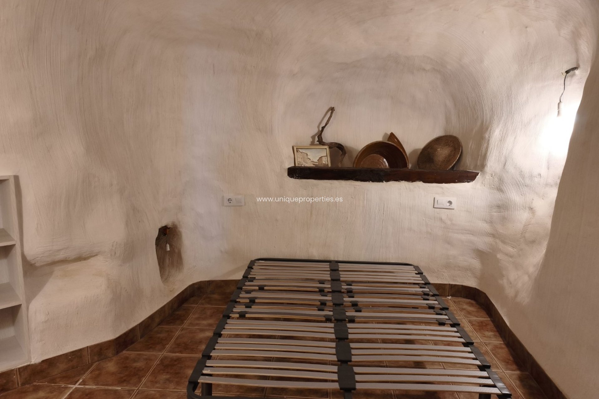 Resale - Cave House -
Huescar