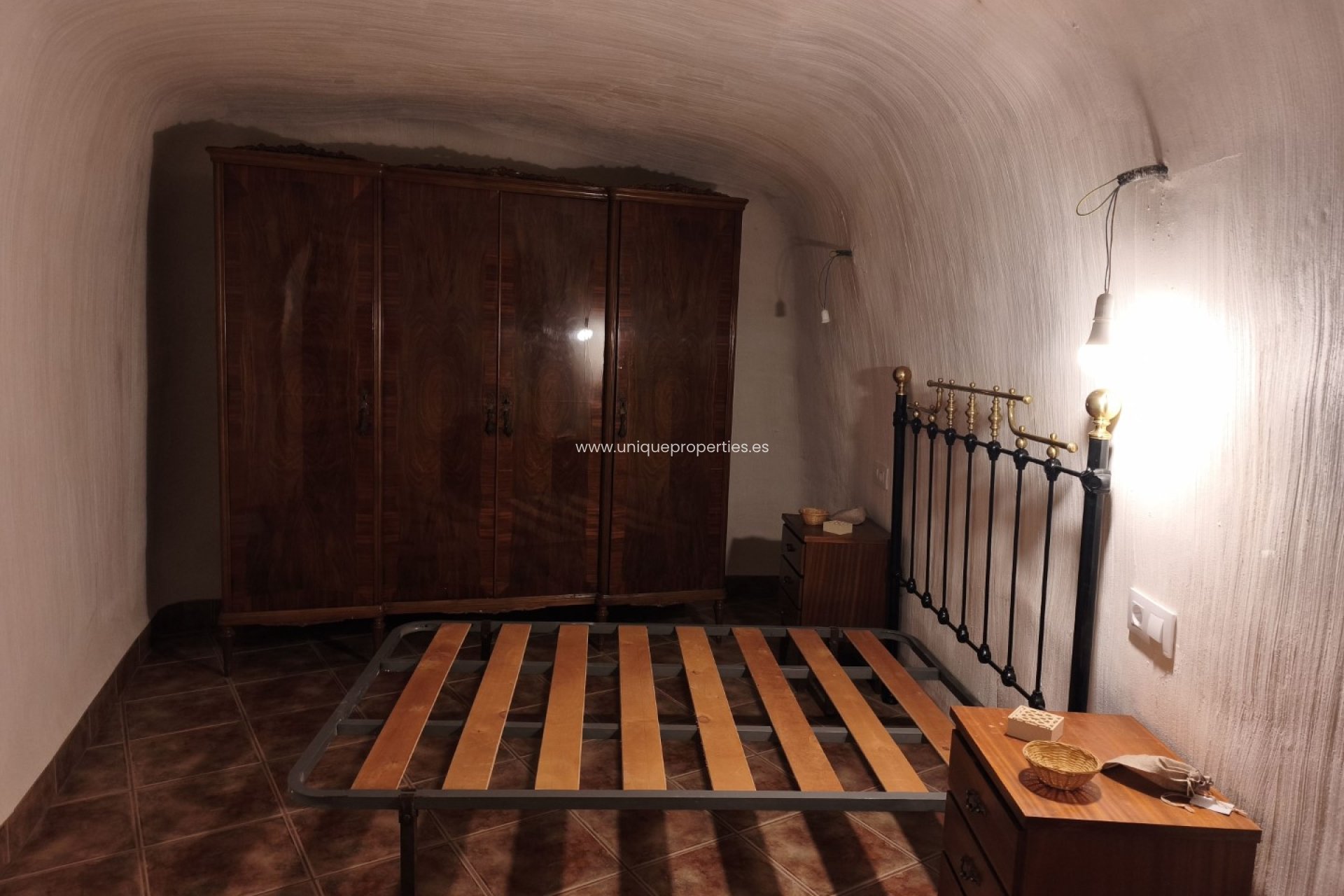 Resale - Cave House -
Huescar