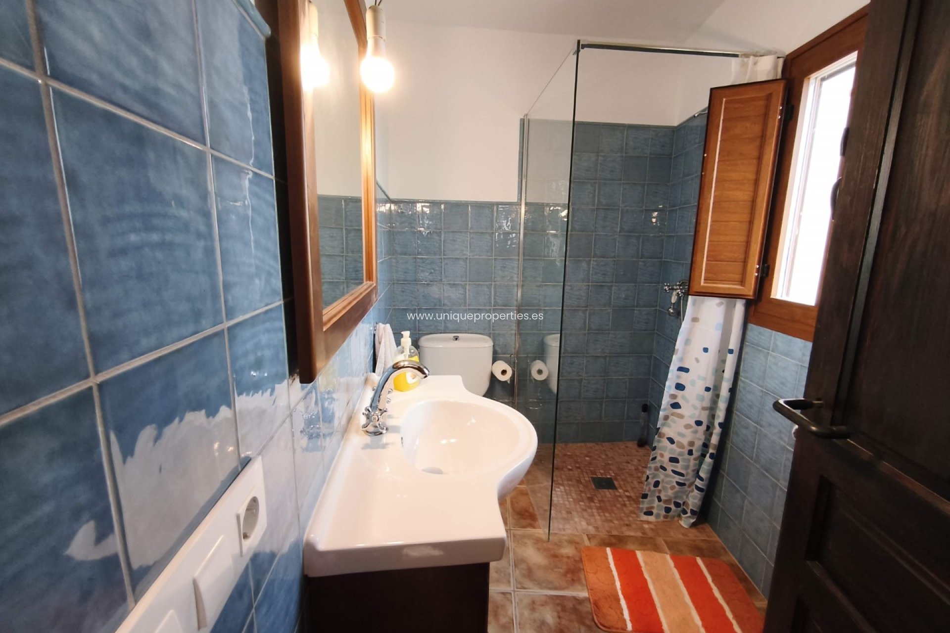 Resale - Cave House -
Huescar