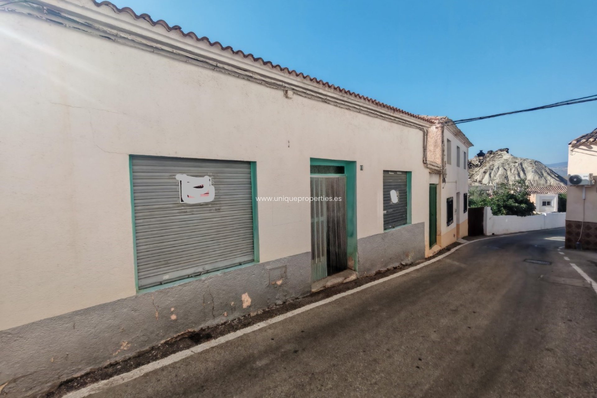 Resale - Commercial -
Partaloa