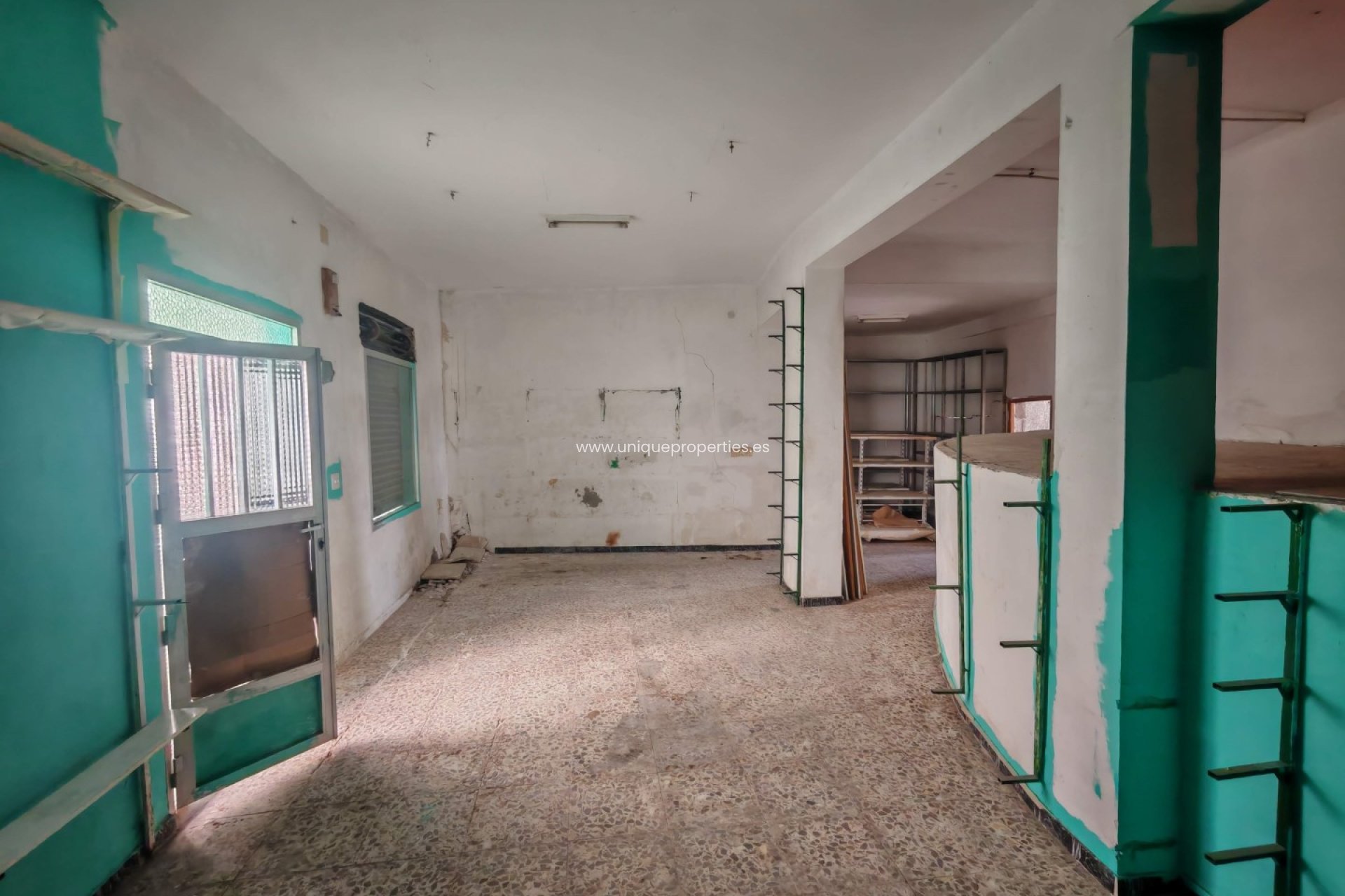Resale - Commercial -
Partaloa