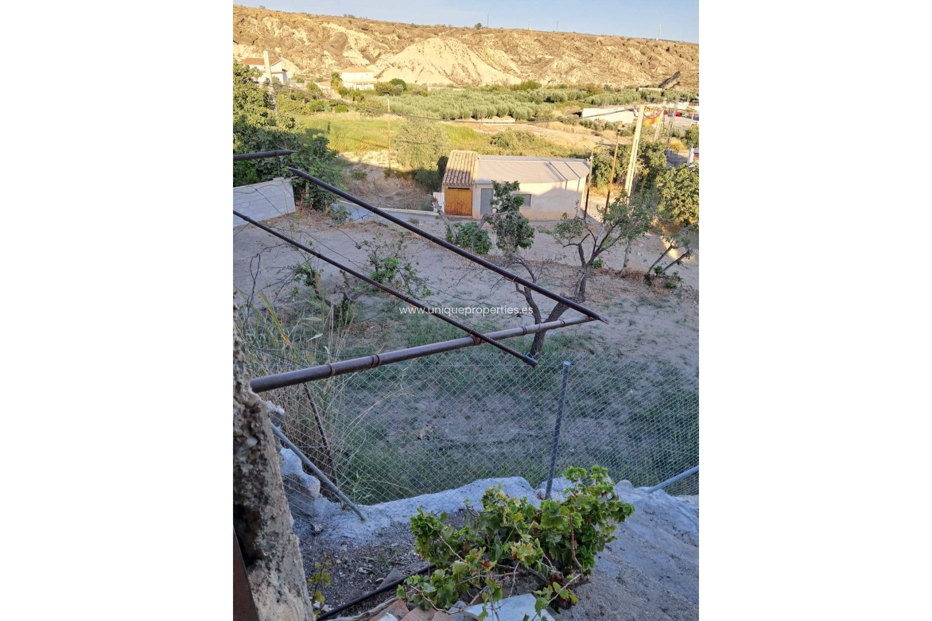 Resale - Commercial -
Partaloa