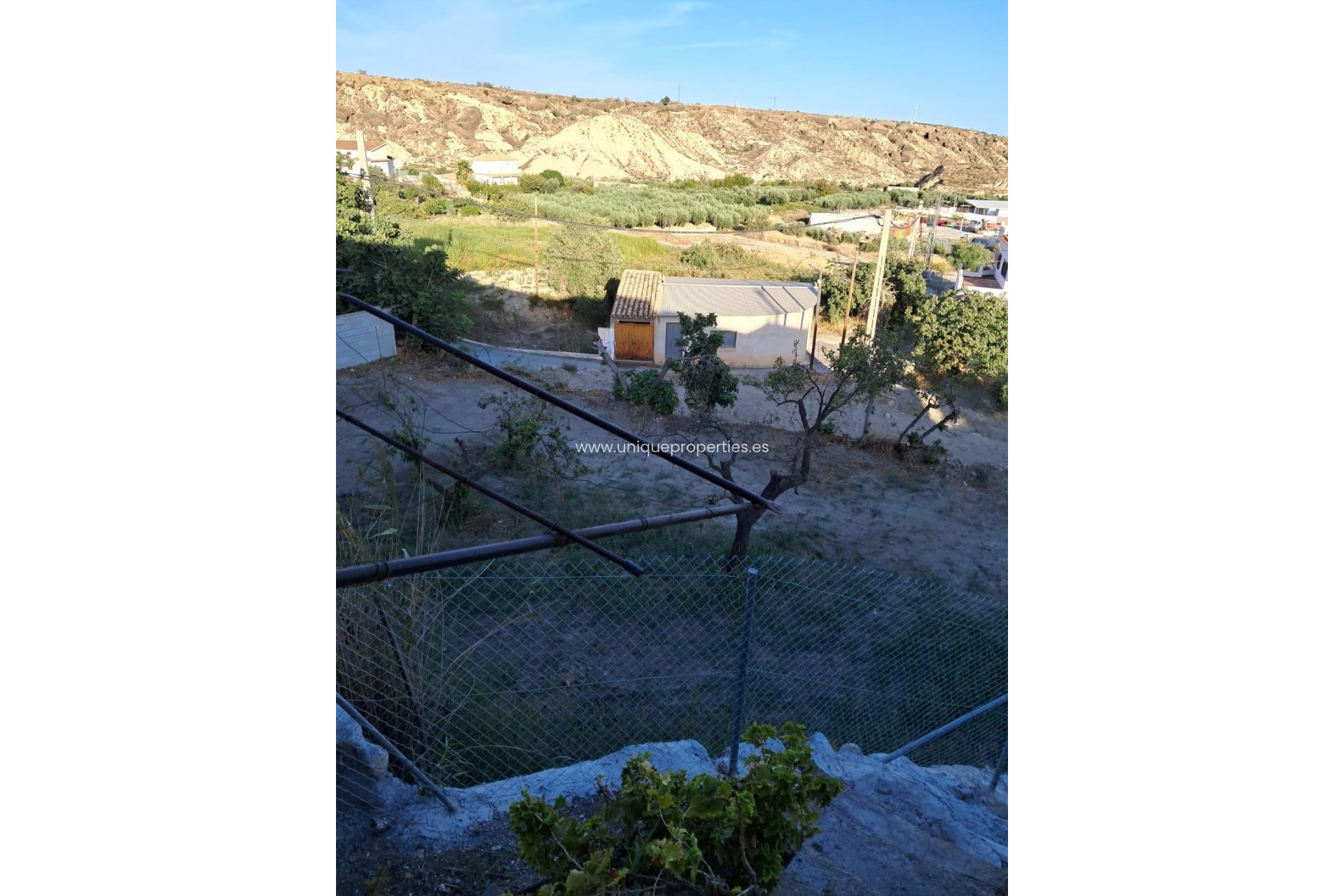 Resale - Commercial -
Partaloa