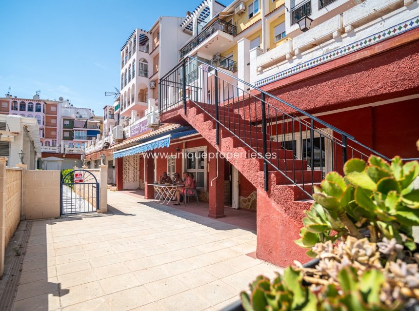 Resale - Commercial Property -
Torrevieja - La Veleta