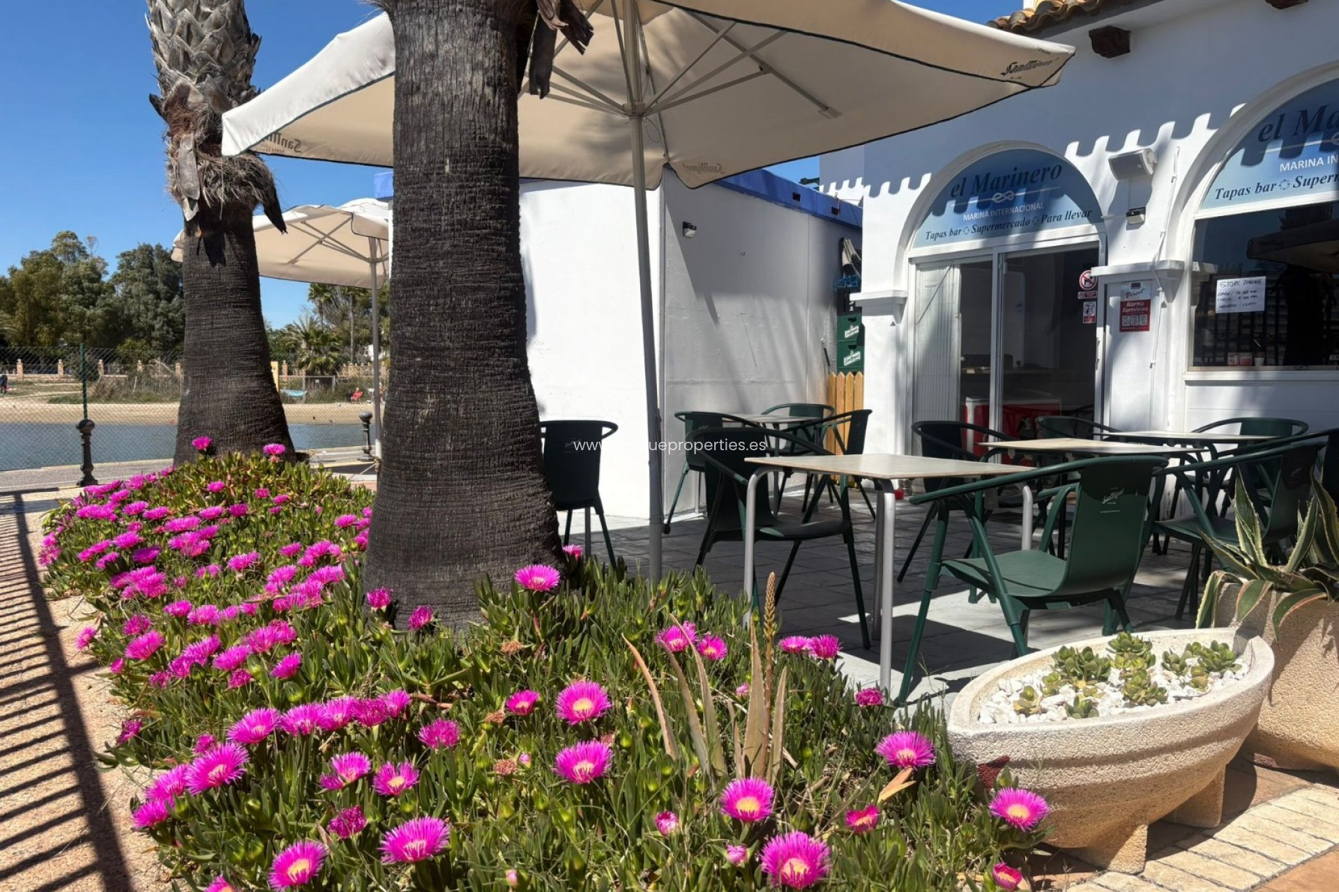 Resale - Commercial Property -
Torrevieja - Puerto