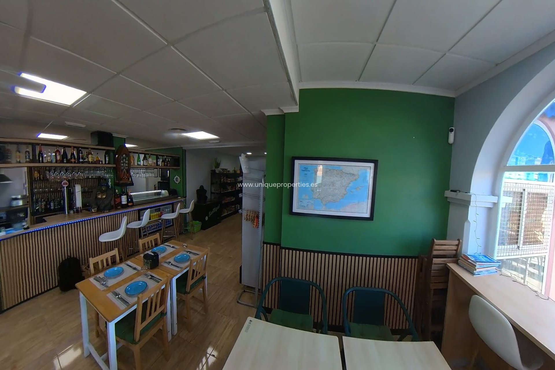 Resale - Commercial Property -
Torrevieja - Puerto