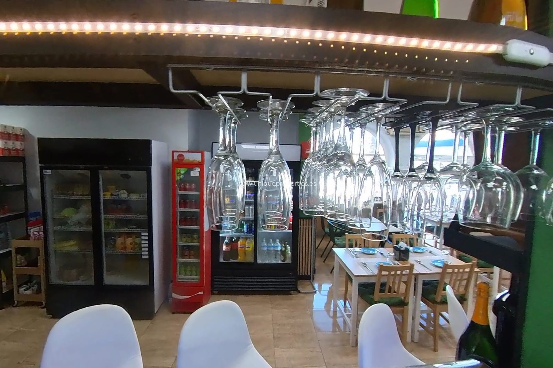 Resale - Commercial Property -
Torrevieja - Puerto