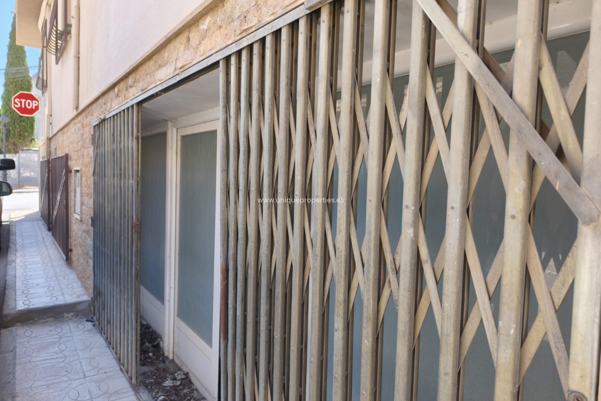Resale - Commercial -
Tijola