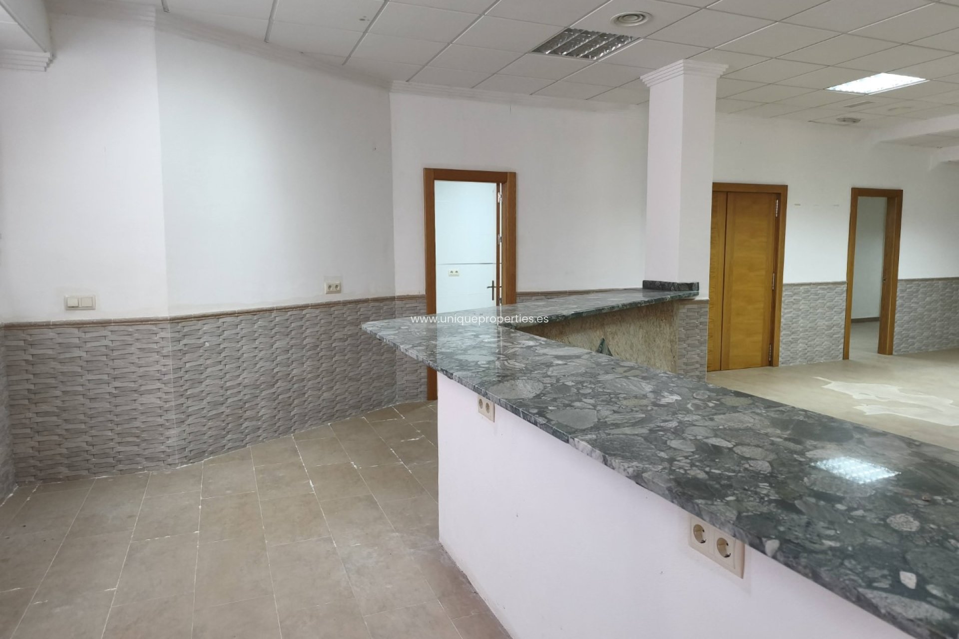 Resale - Commercial -
Tijola