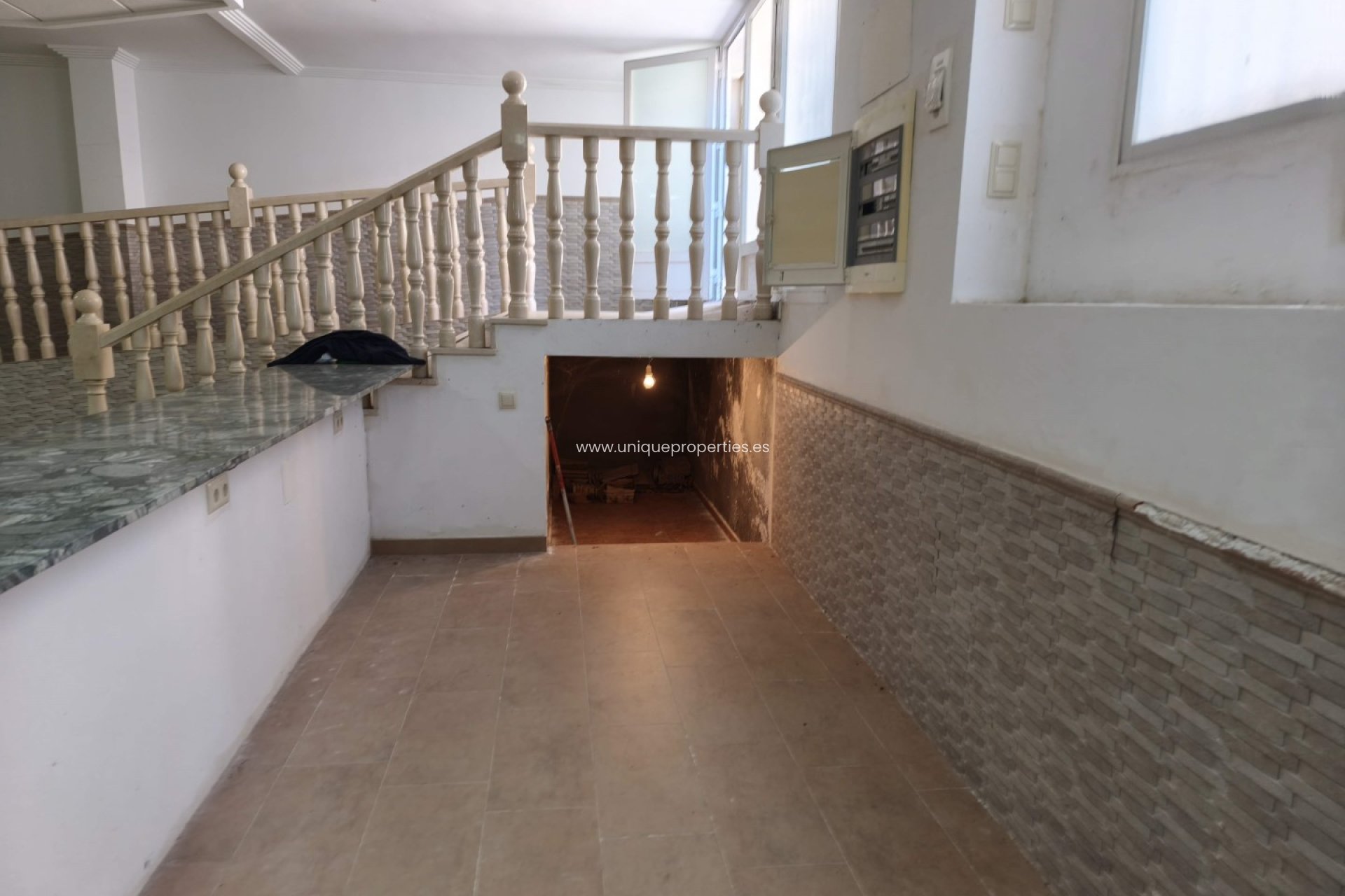 Resale - Commercial -
Tijola