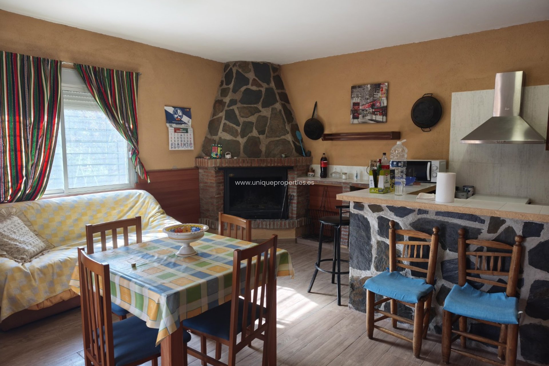 Resale - Cortijo -
Baza