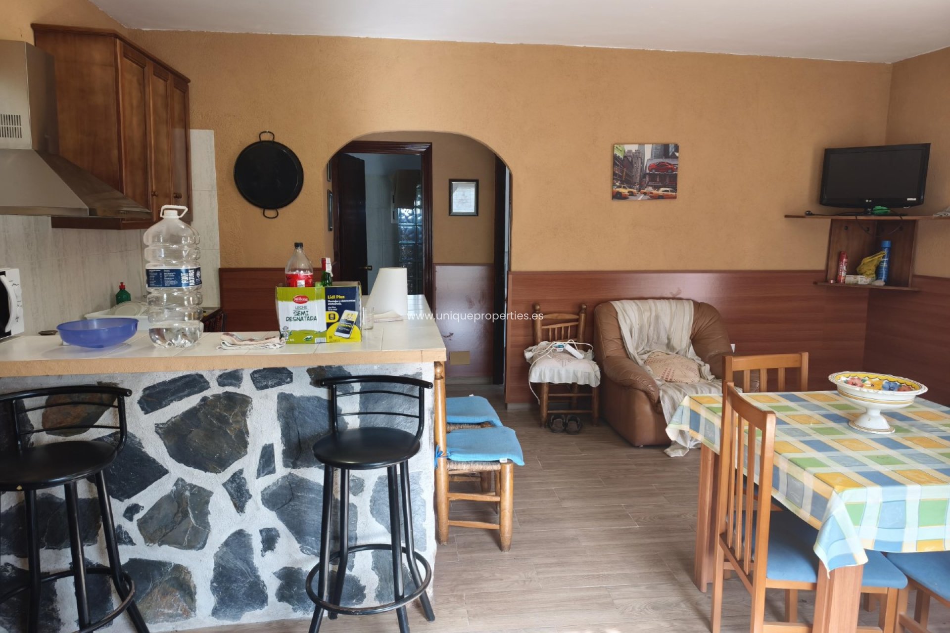 Resale - Cortijo -
Baza