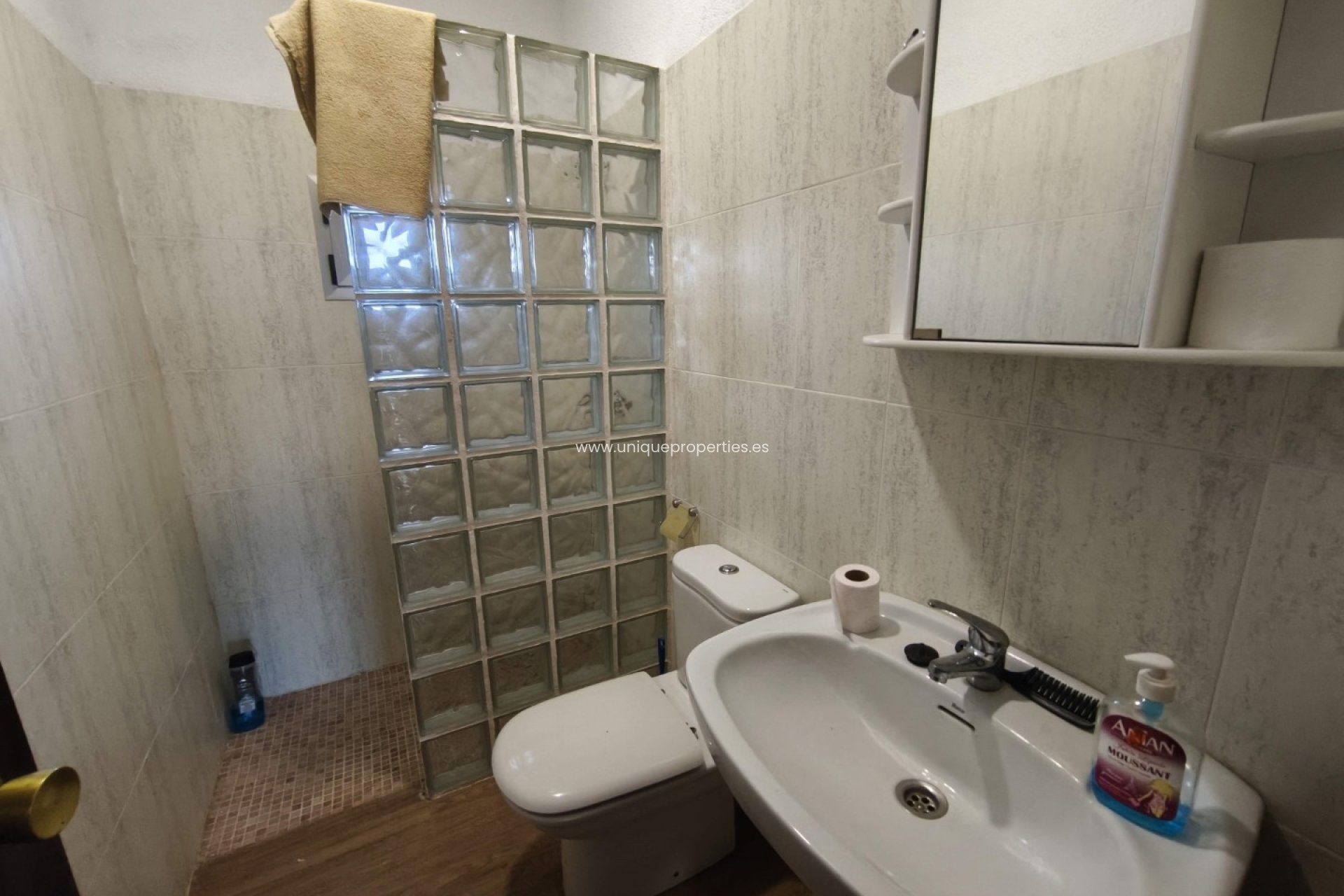 Resale - Cortijo -
Baza