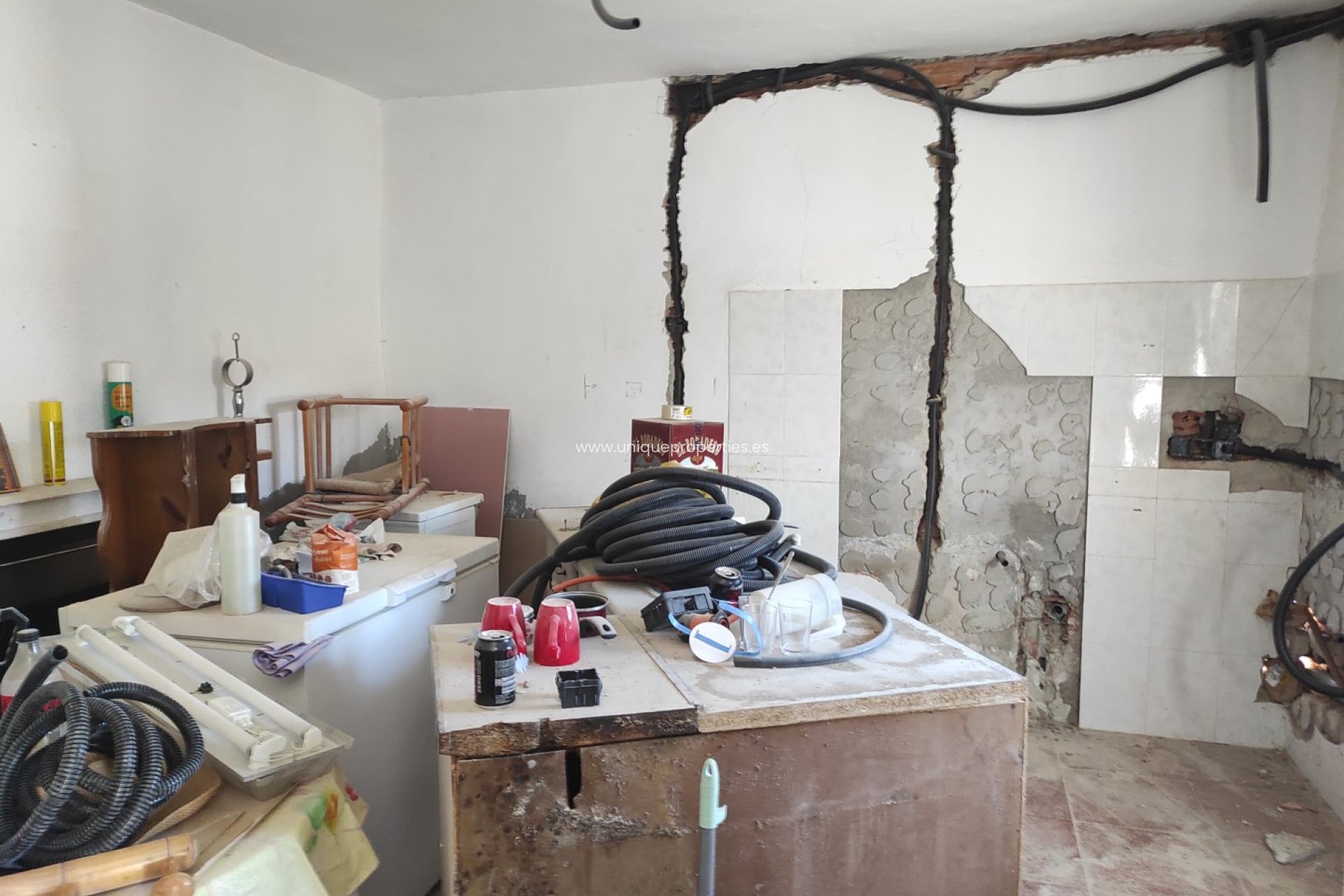 Resale - Cortijo -
Caniles