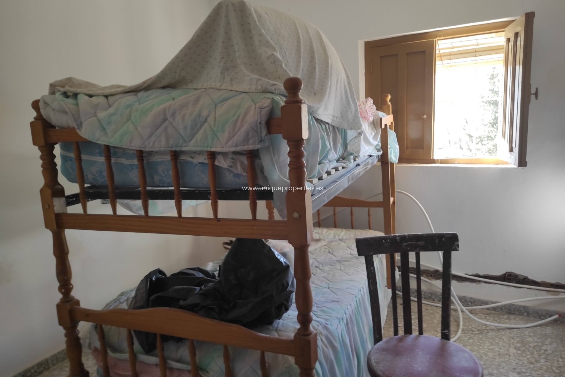 Resale - Cortijo -
Caniles