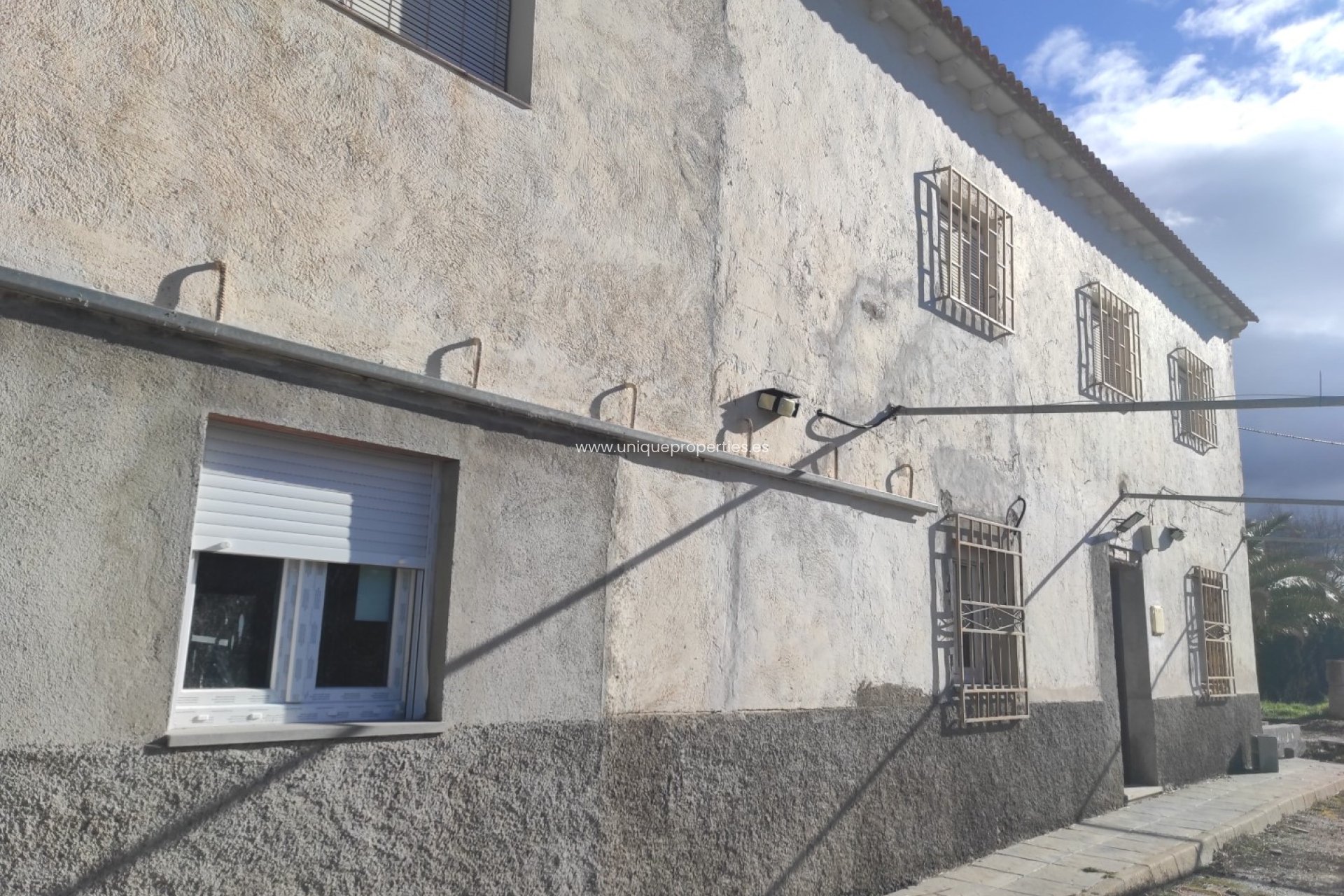 Resale - Cortijo -
Caniles