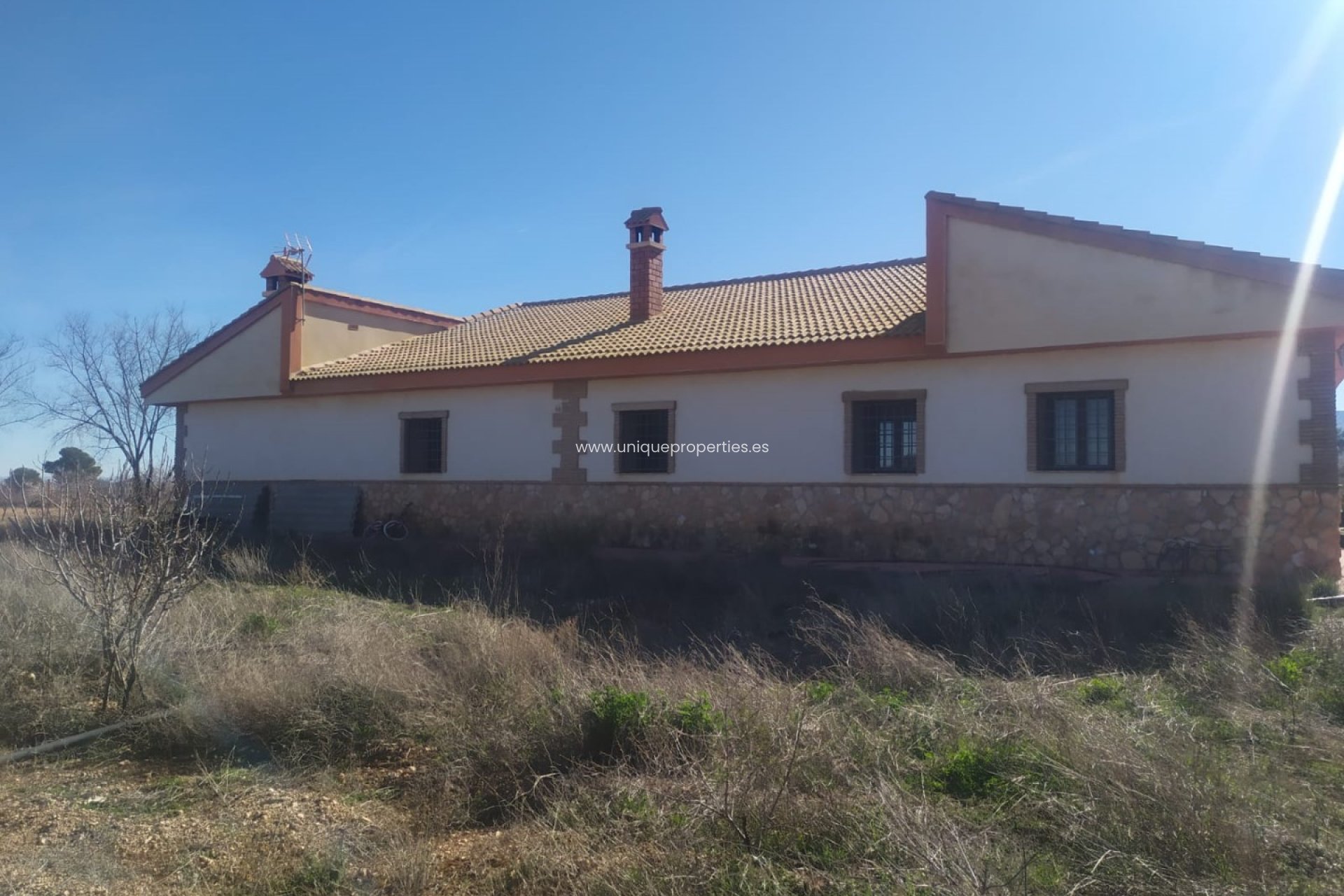 Resale - Cortijo -
Guadix