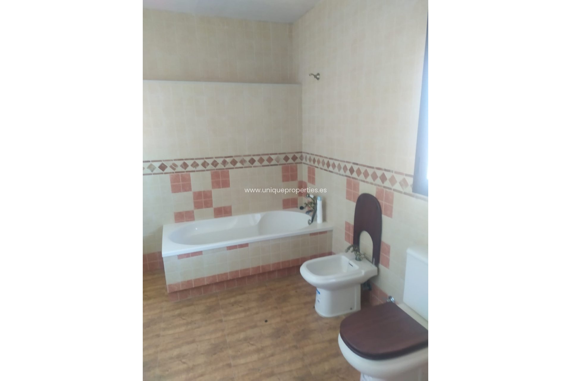 Resale - Cortijo -
Guadix