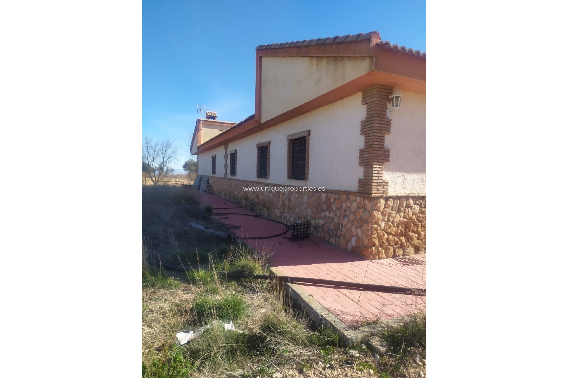 Resale - Cortijo -
Guadix