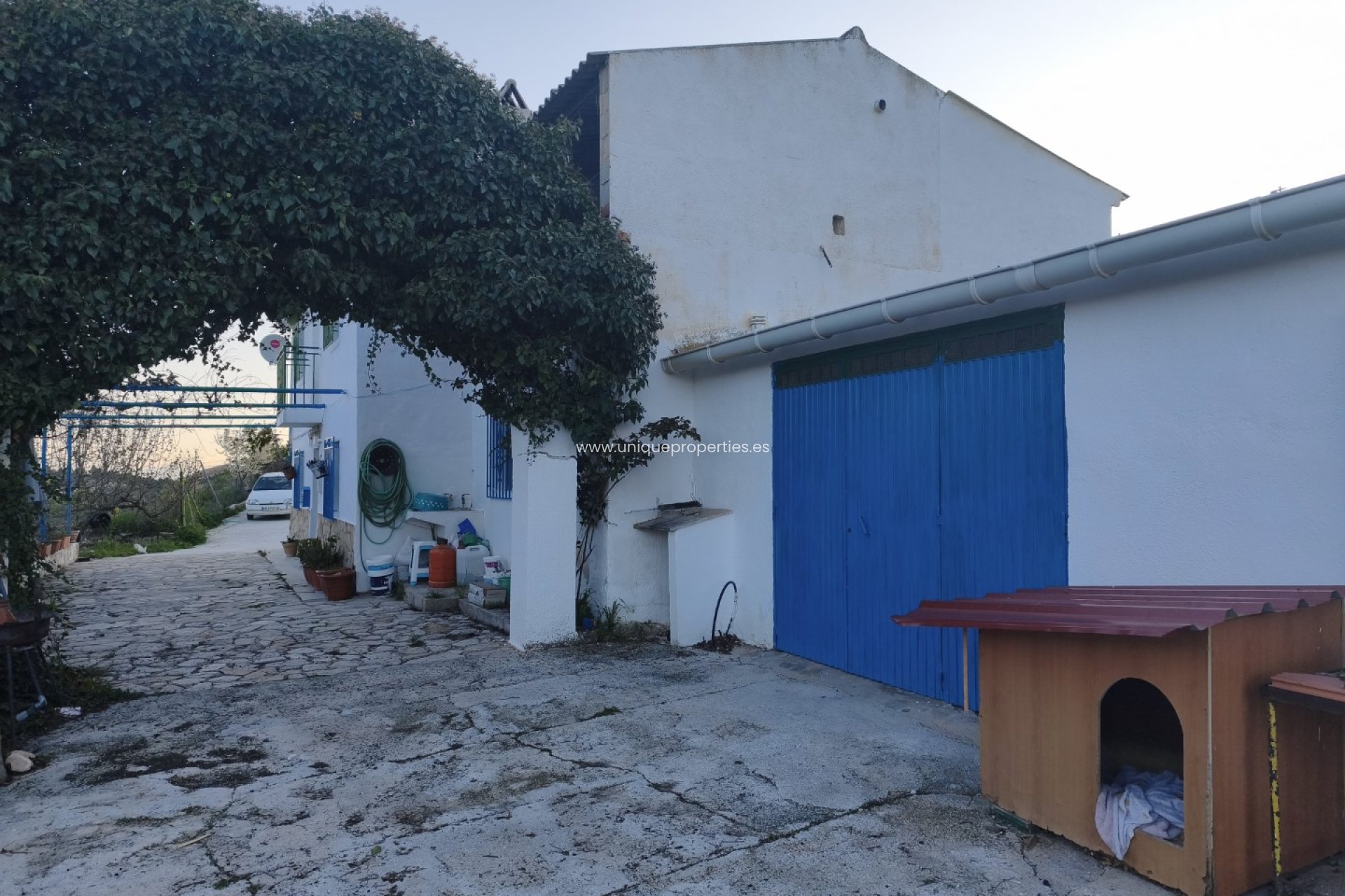 Resale - Cortijo -
Huescar