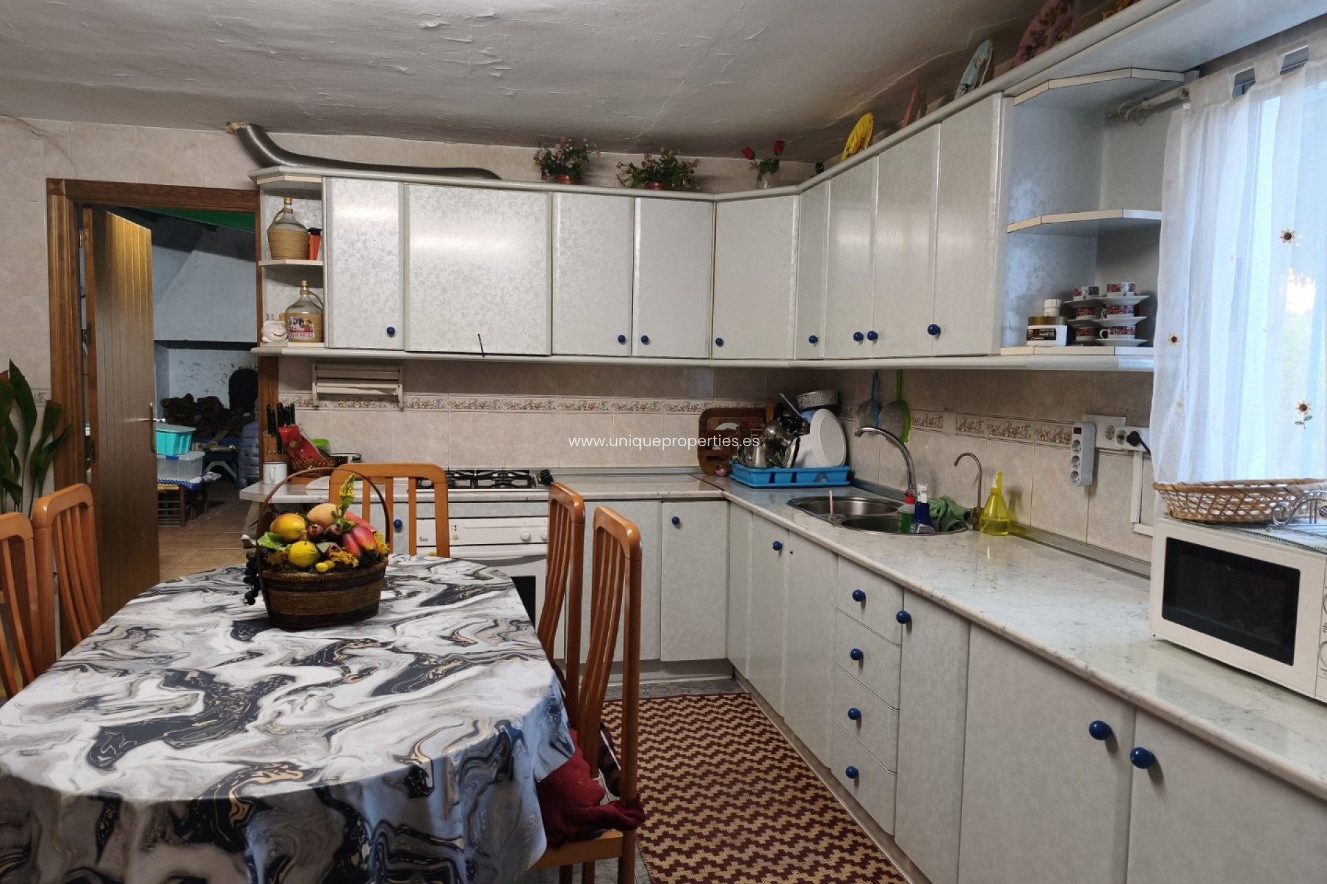 Resale - Cortijo -
Huescar