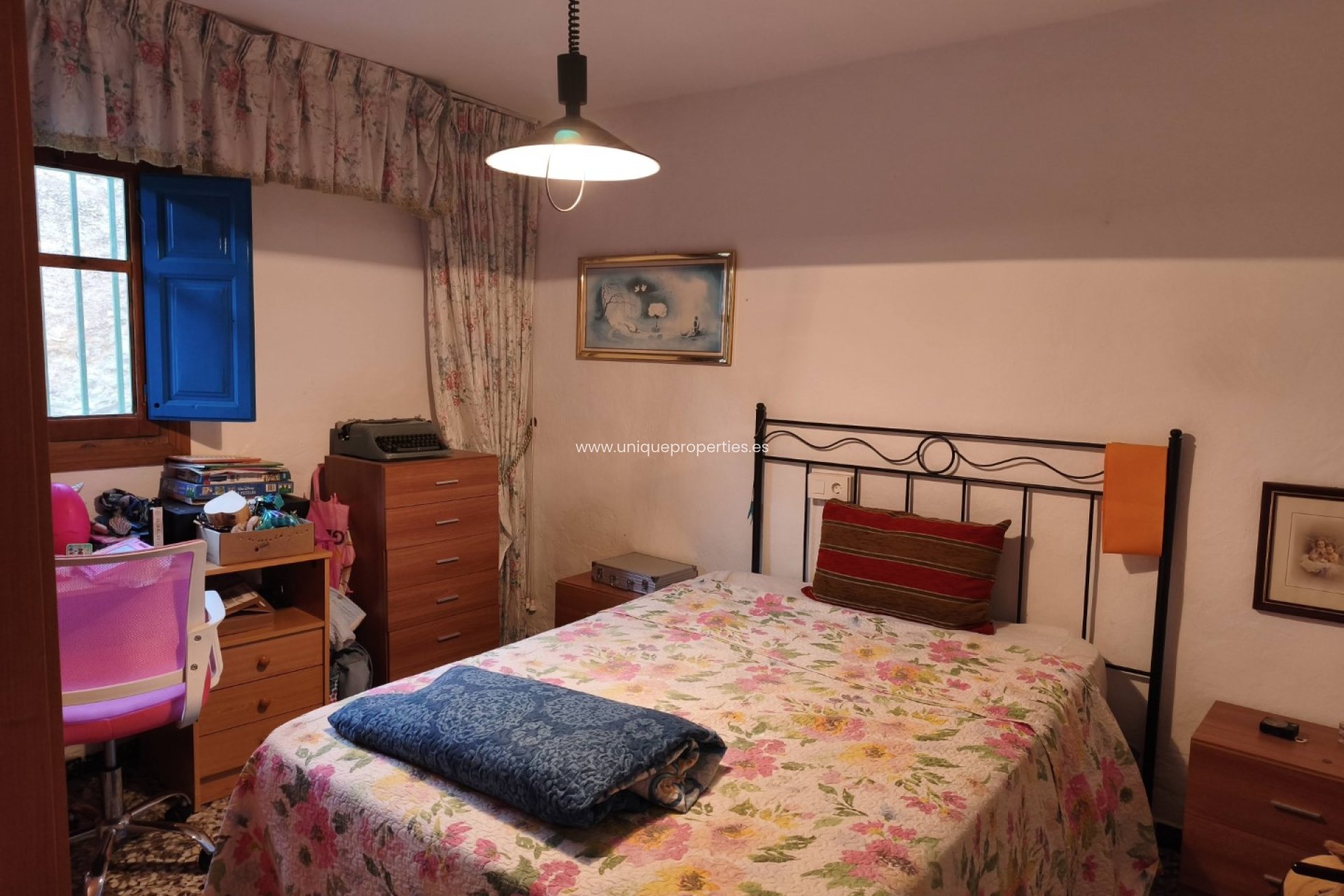 Resale - Cortijo -
Huescar