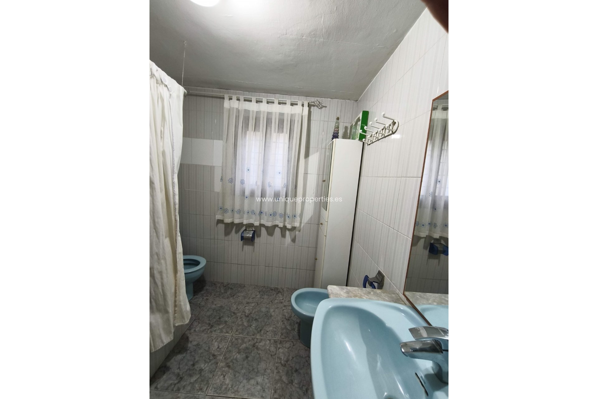 Resale - Cortijo -
Huescar