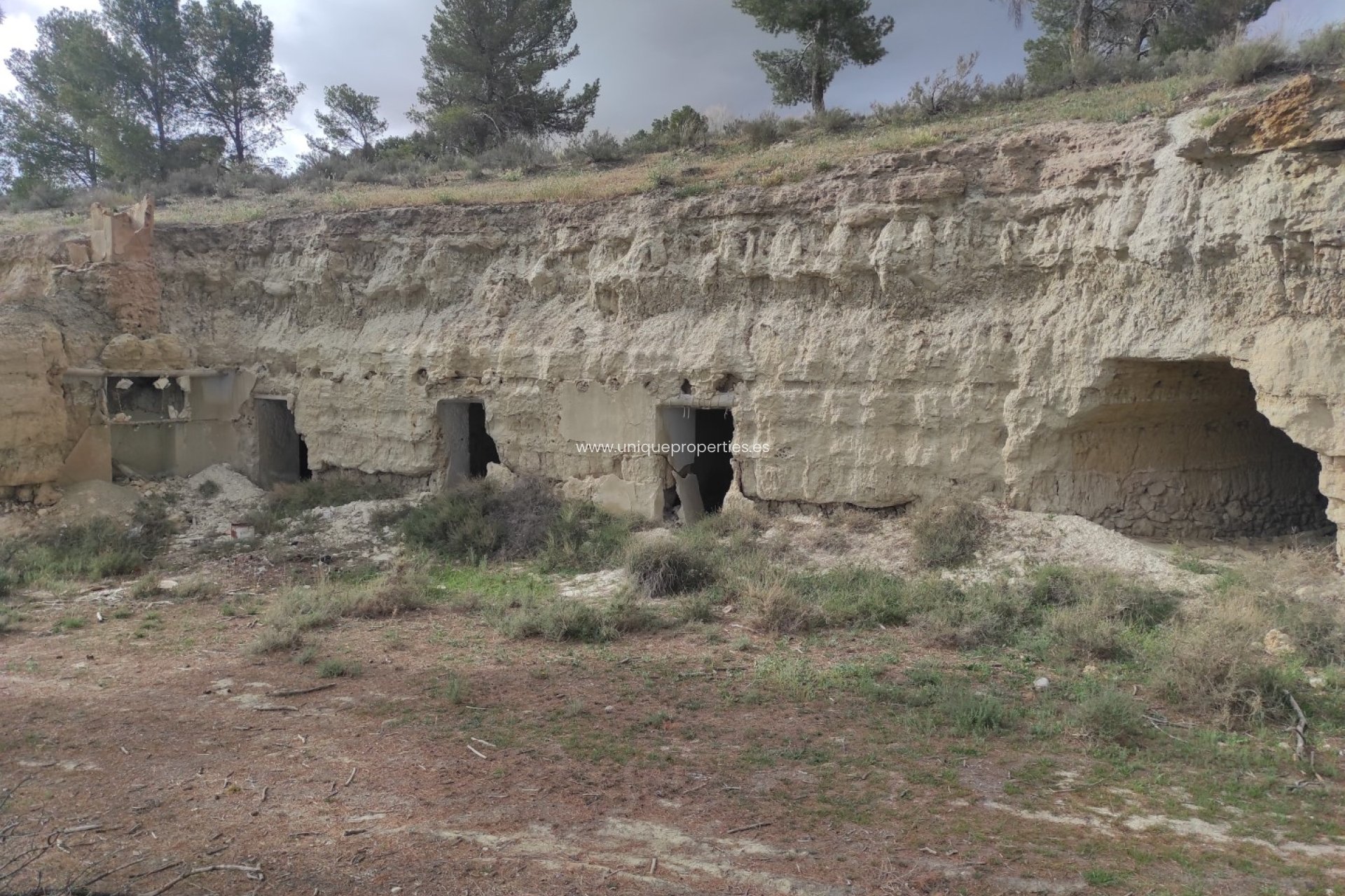 Resale - Cortijo -
Huescar