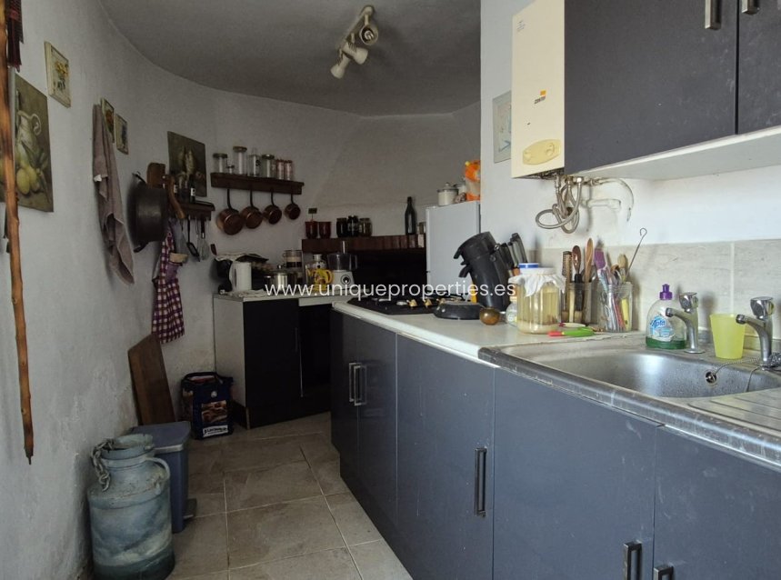 Resale - Cortijo -
Urracal
