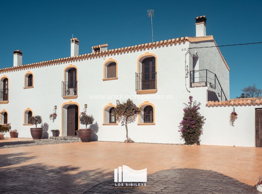 Resale - Country Property/Finca -
Lorca