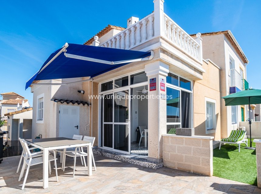 Resale - House -
Algorfa - ALGORFA