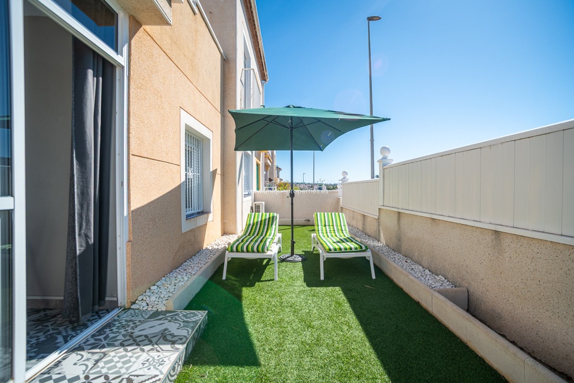 Resale - House -
Algorfa - ALGORFA