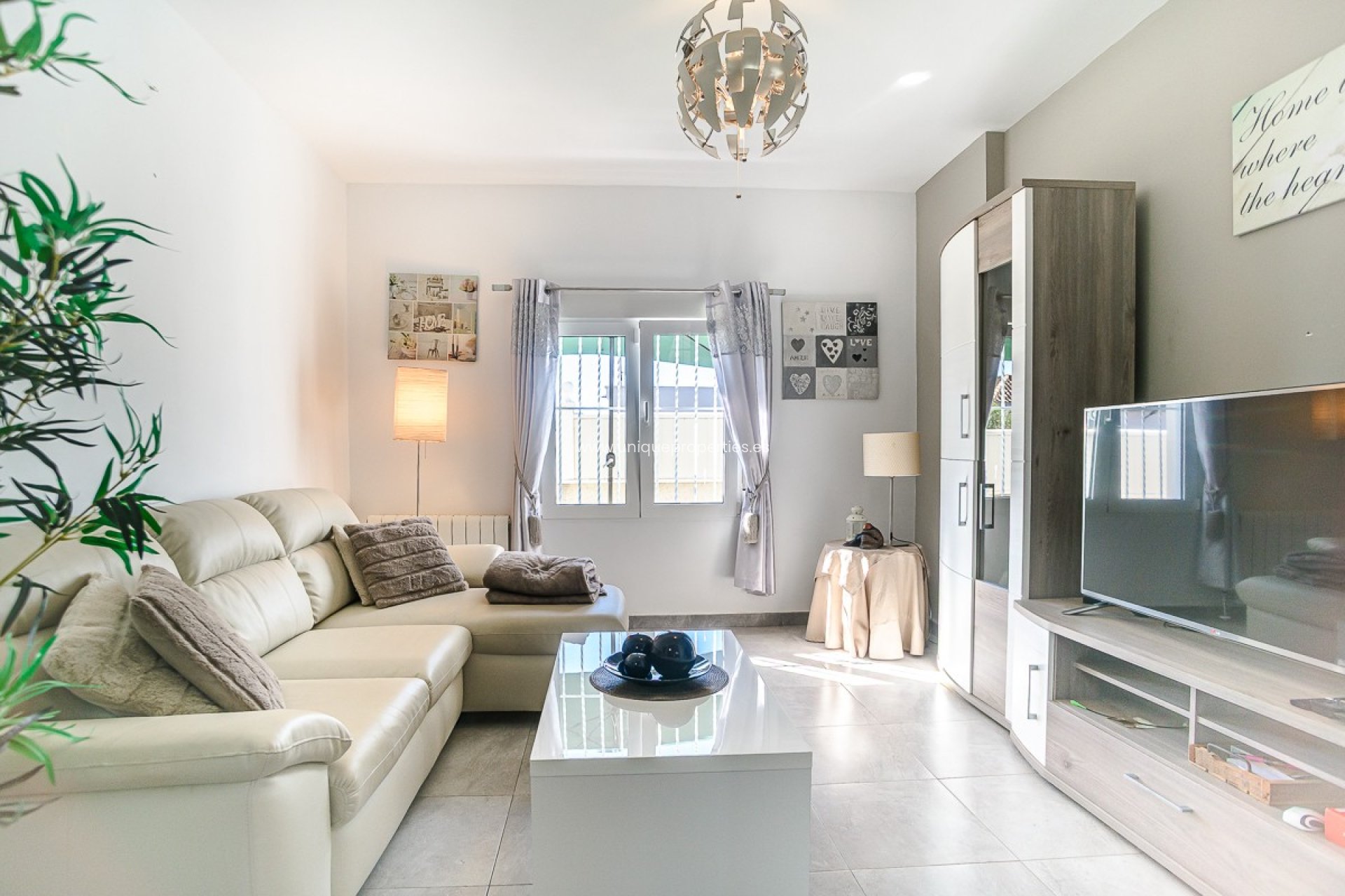 Resale - House -
Algorfa - ALGORFA