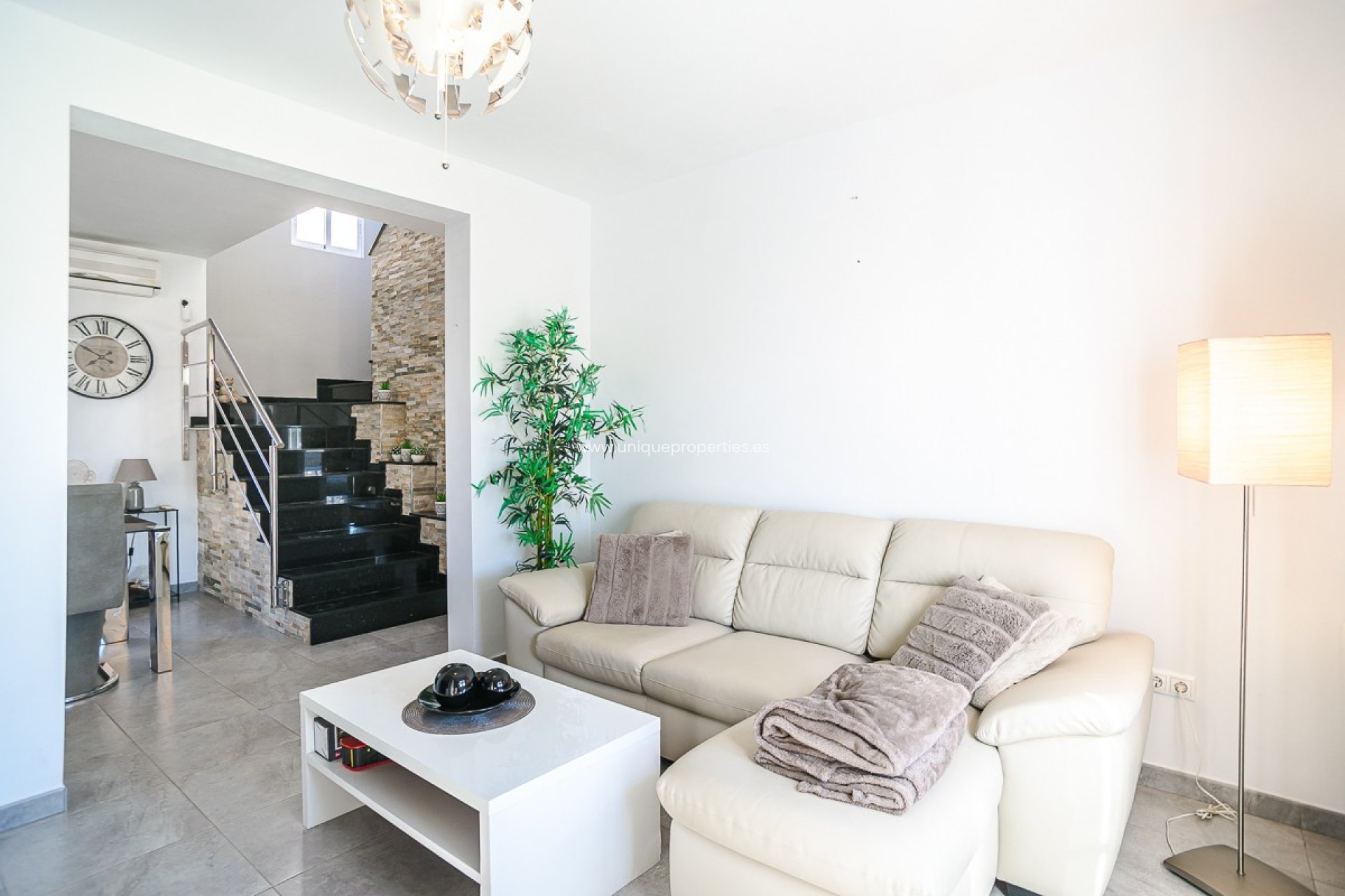 Resale - House -
Algorfa - ALGORFA