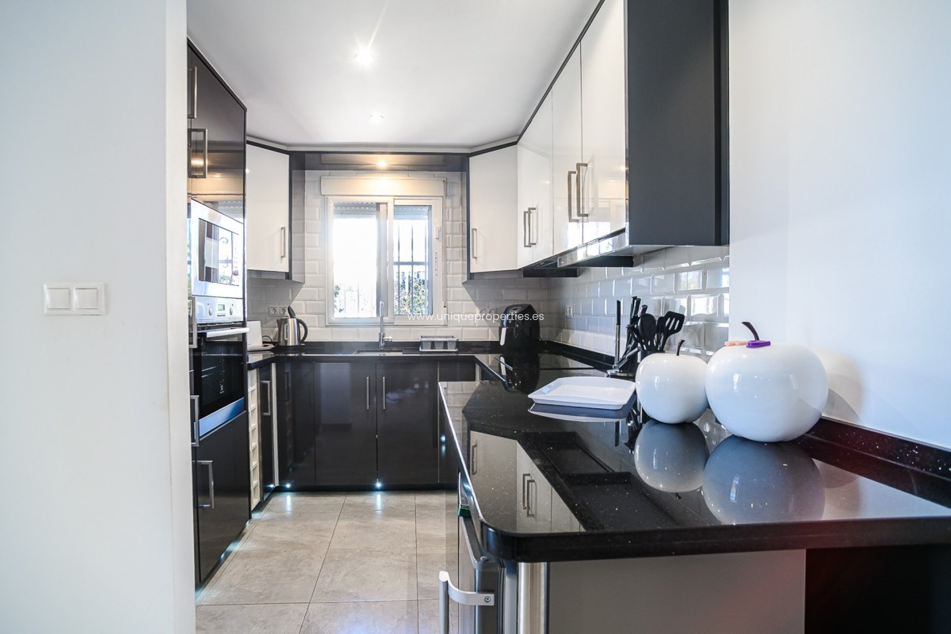 Resale - House -
Algorfa - ALGORFA